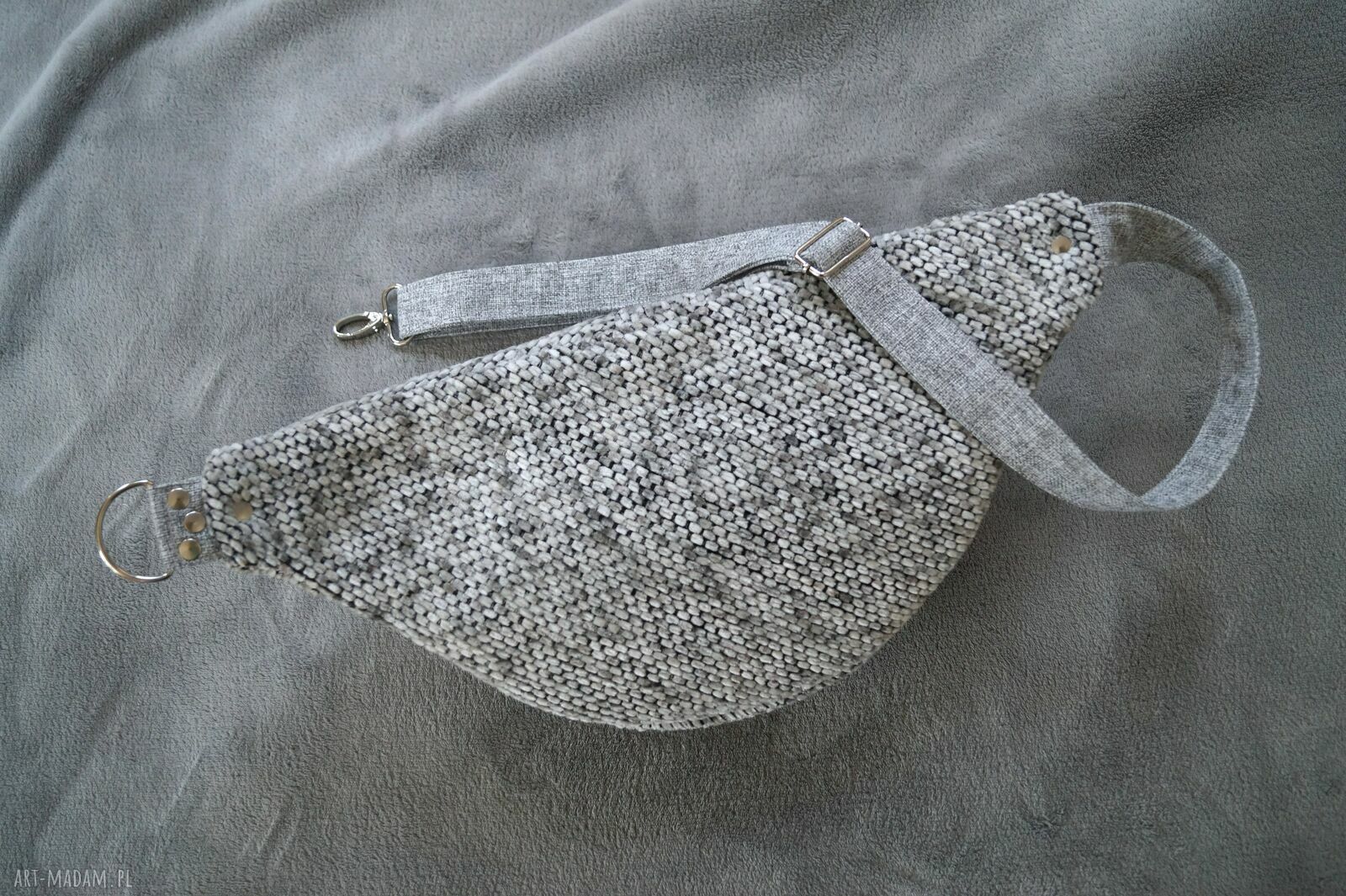 Szara melanżowa nerka XXL handmade - pojemna do noszenia na ukos