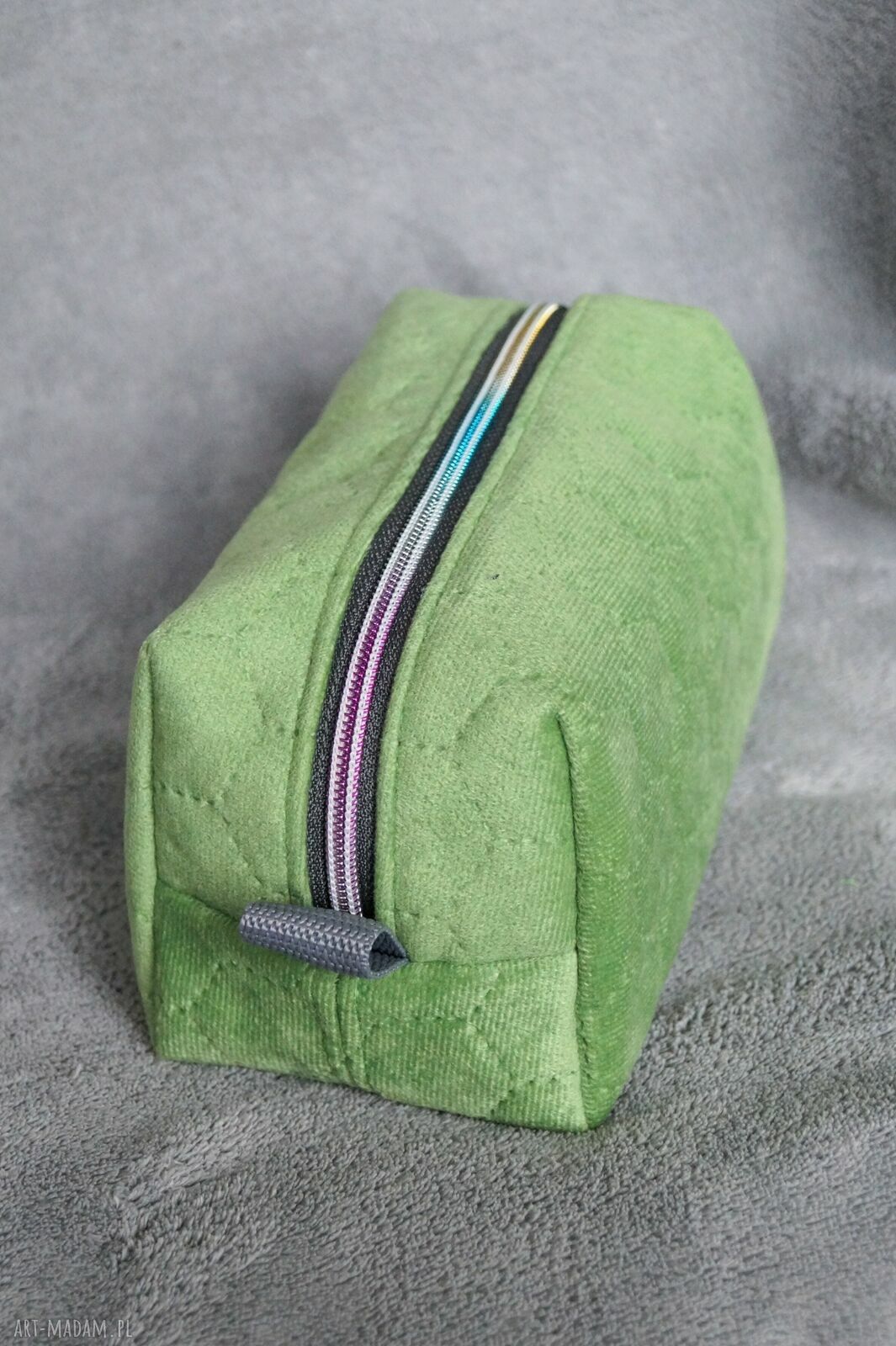 Szaro-zielona pikowana kosmetyczka M z organizerem - handmade