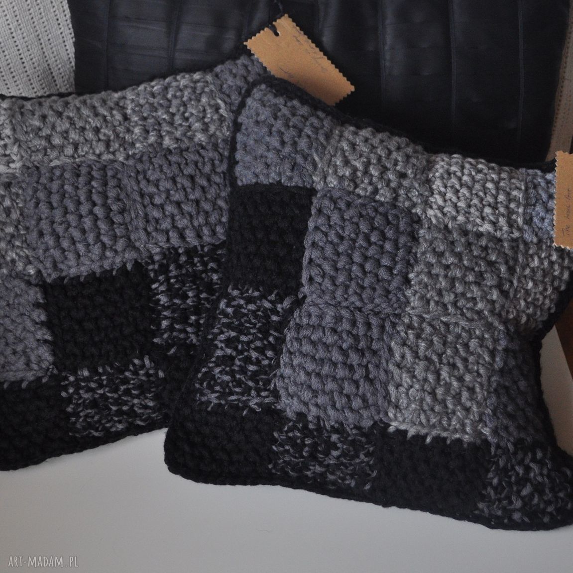 Poszewka poduszka wełniana dziergana szara czarna