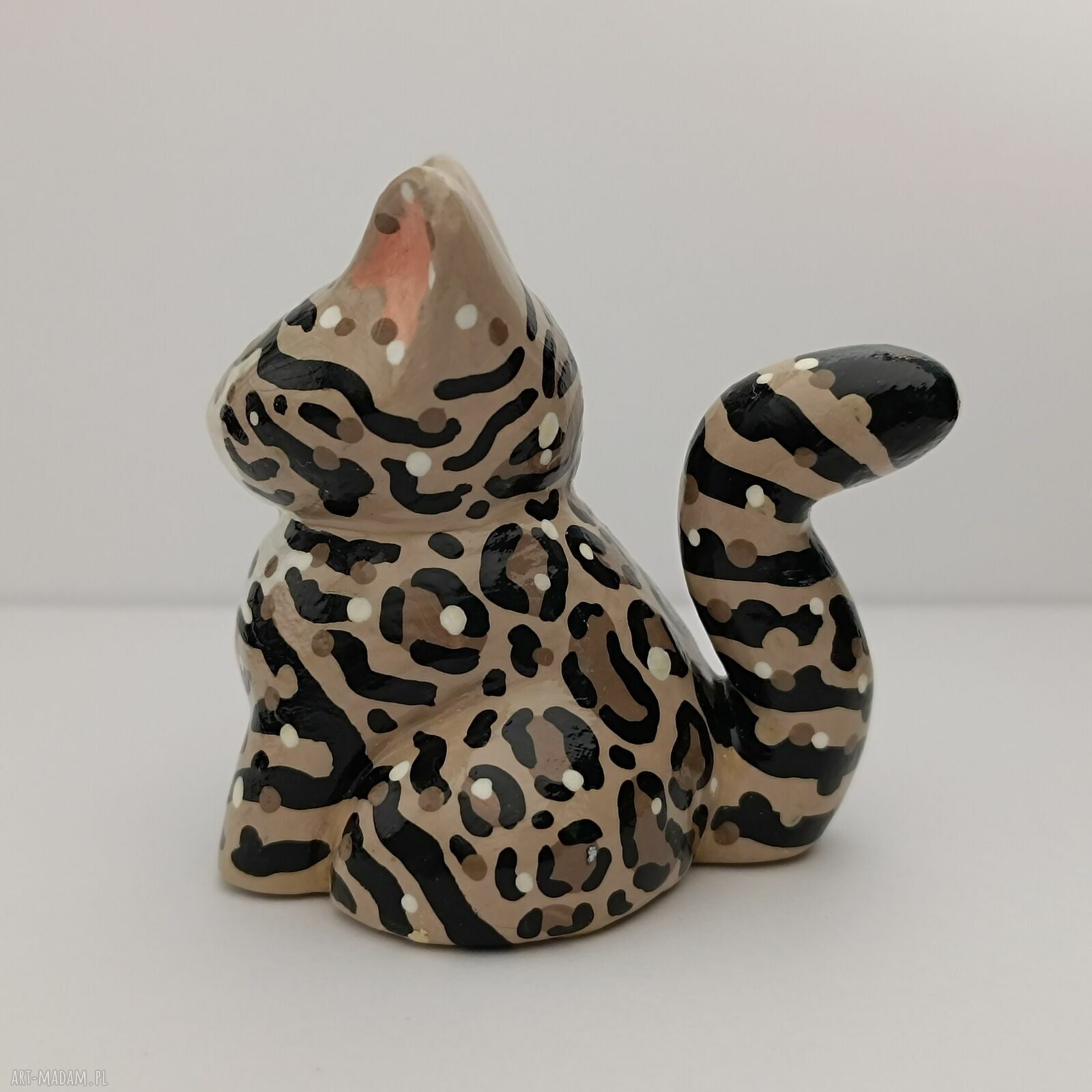 Mini figurka szarego kota bengalskiego - ręcznie malowana dekoracja