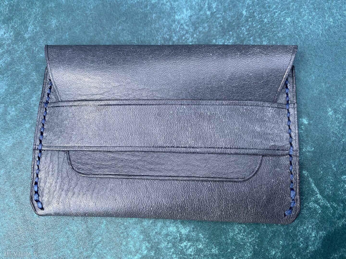 Szary minimalistyczny portfel karty skóry ręcznie uszyty mały