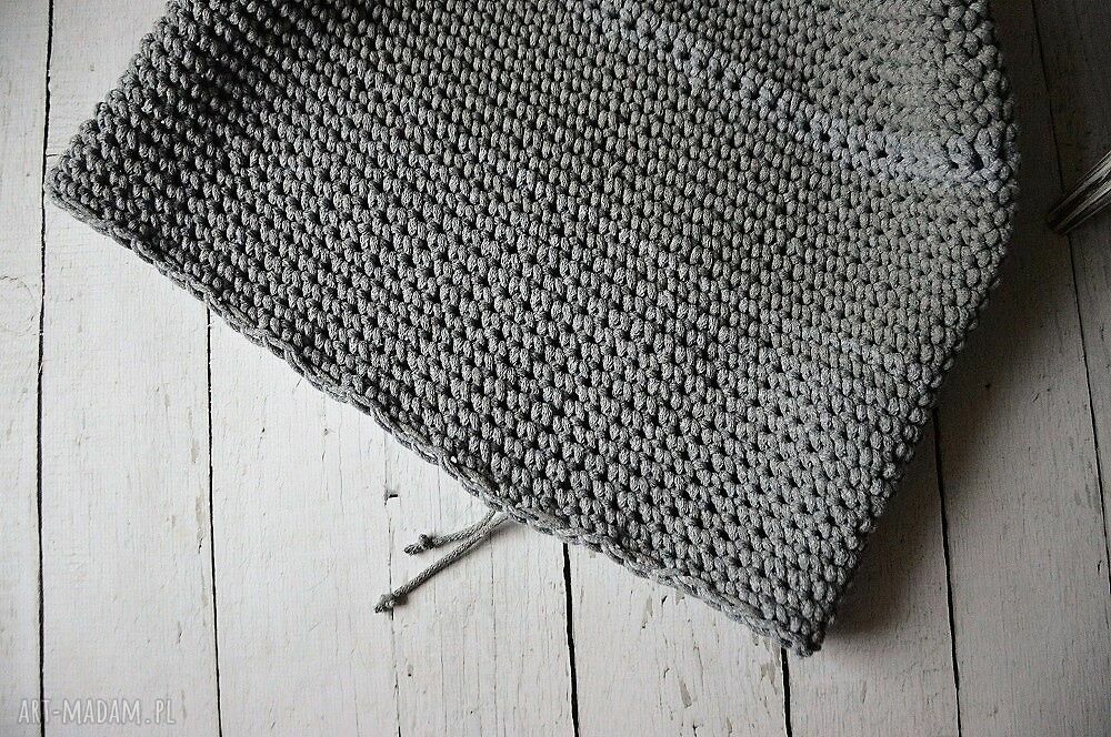 dom: POKROWIEC NA PUF zamówienie HandMade