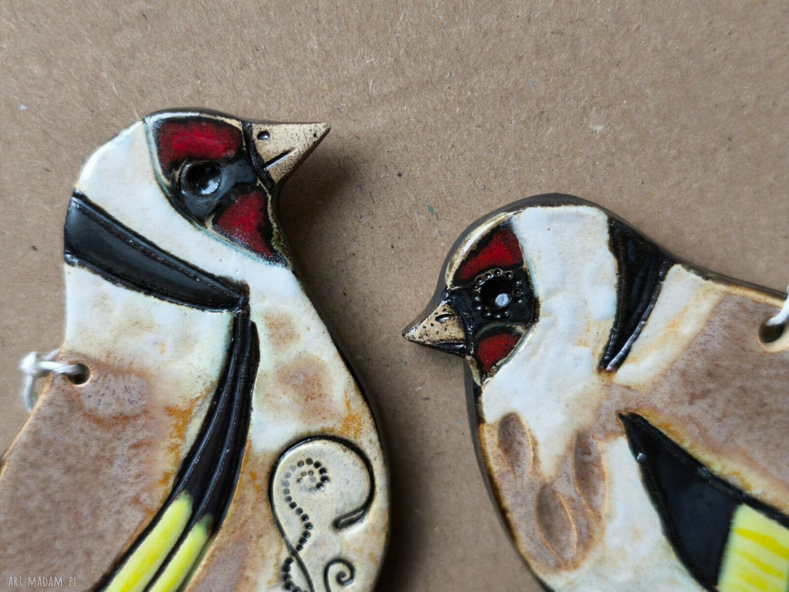 Szczygieł ceramiczny wiszący - ozdoba choinkowa i dekoracja ścienna