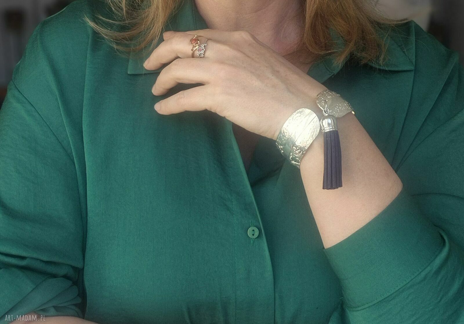 Szeroka bransoletka Boho z czarnym chwostem