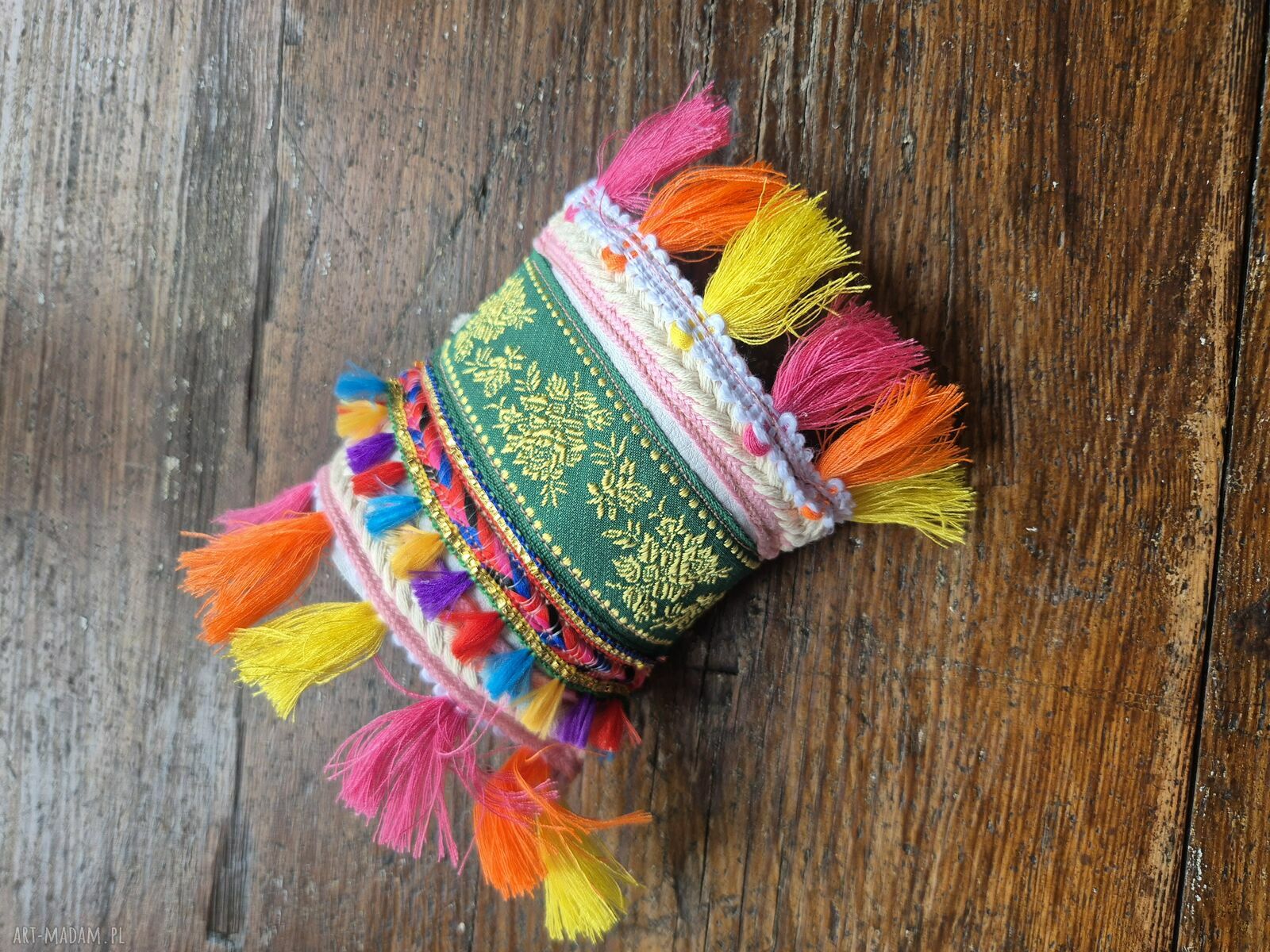 Szeroka bransoletka Fridalasze ze skóry z ozdobną taśmą - boho frędzle (uniwersalna)