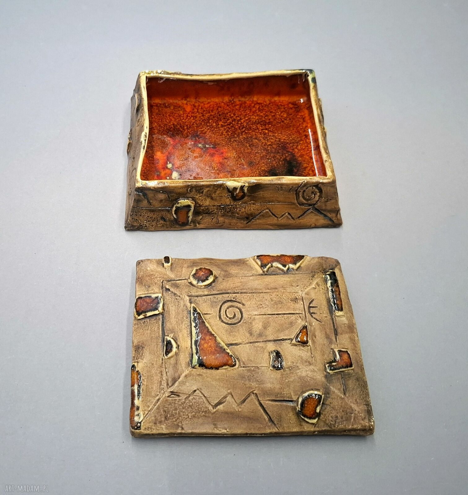 Rustykalna szkatułka ceramiczna na biżuterię