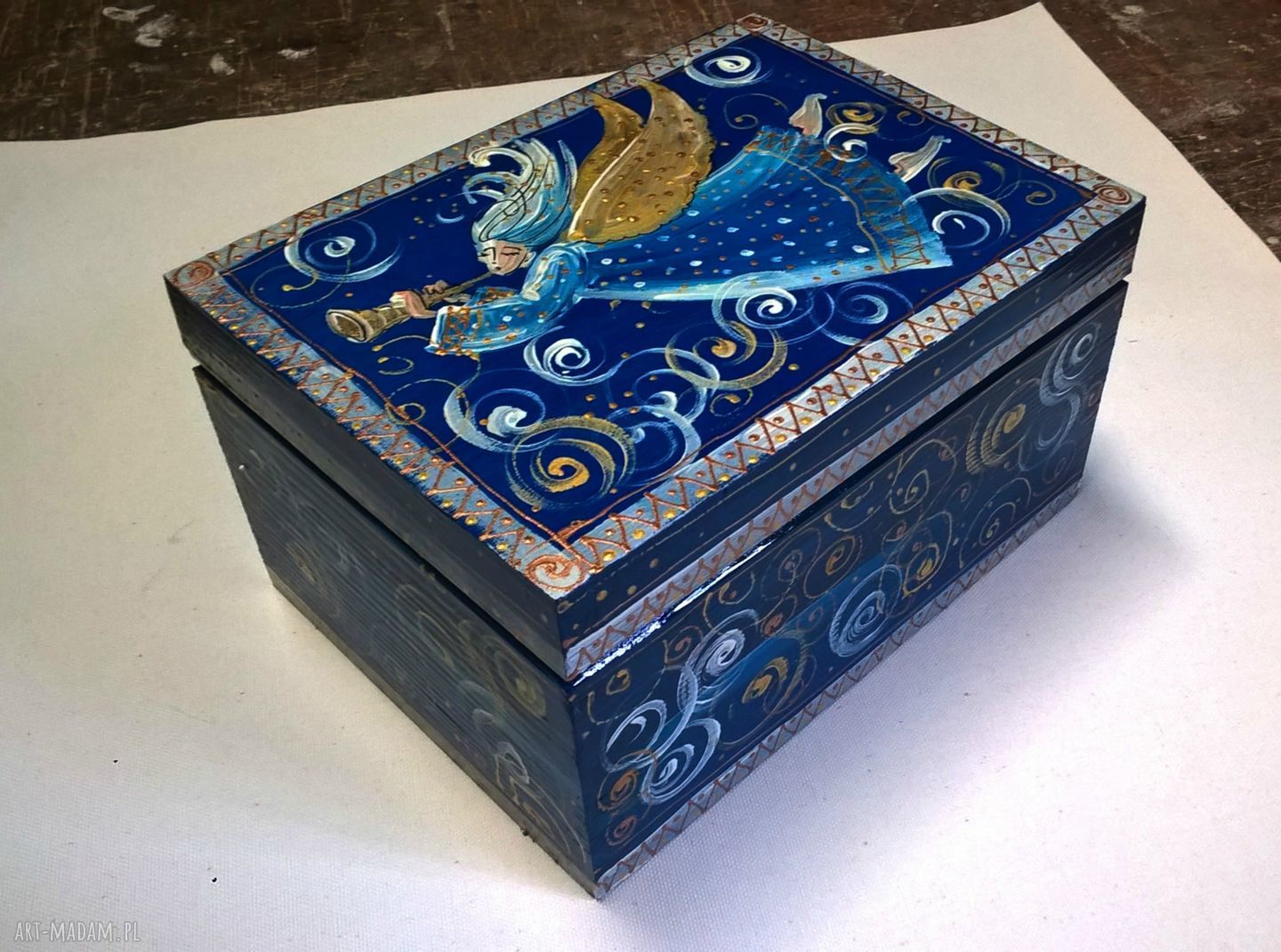 Szkatułka z aniołkiem - ręcznie malowana 20 x 15 x 11 cm