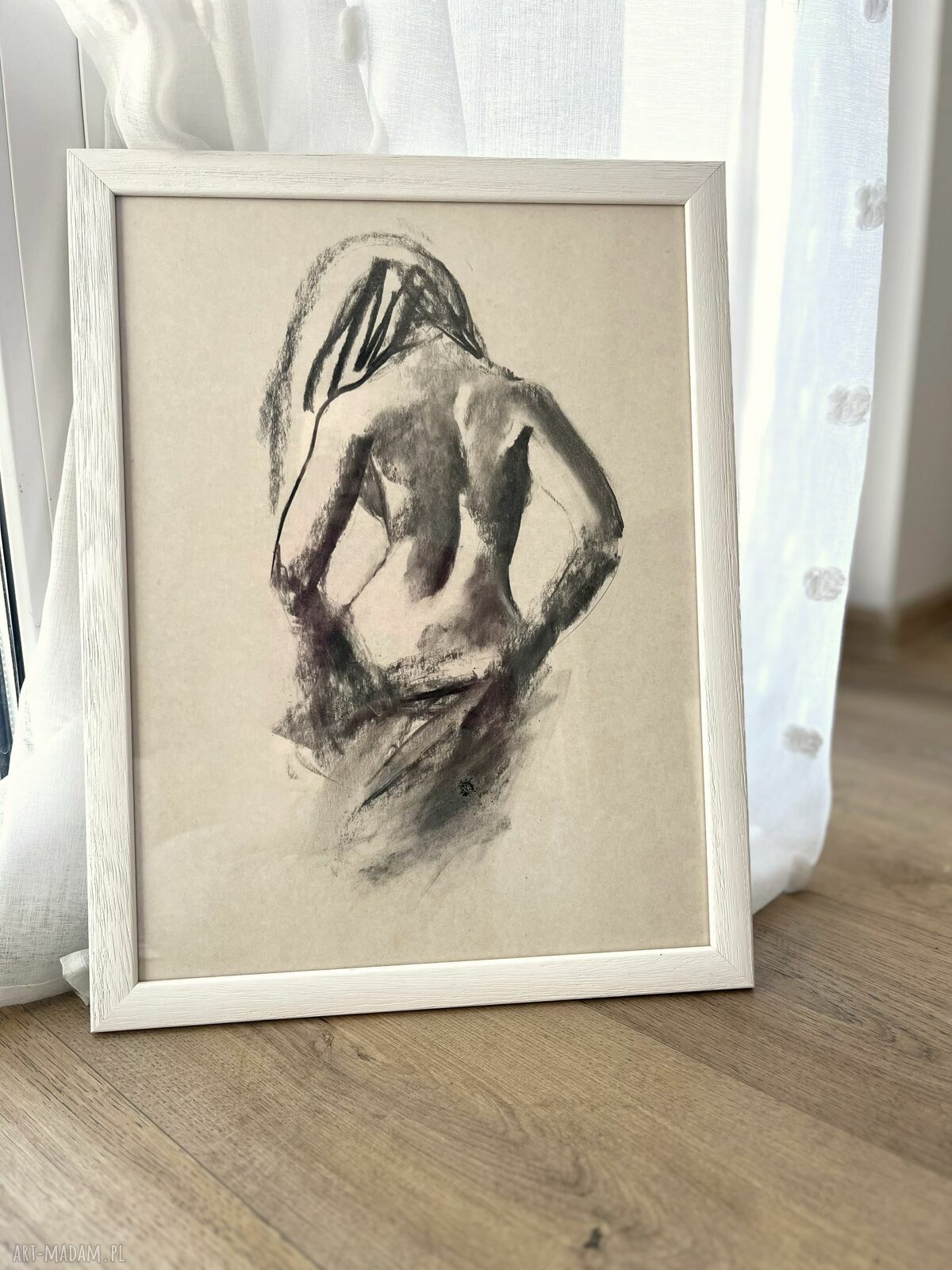 Szkic Kobiety 50x70 - czarno-biała grafika z węgla w drewnianej ramie