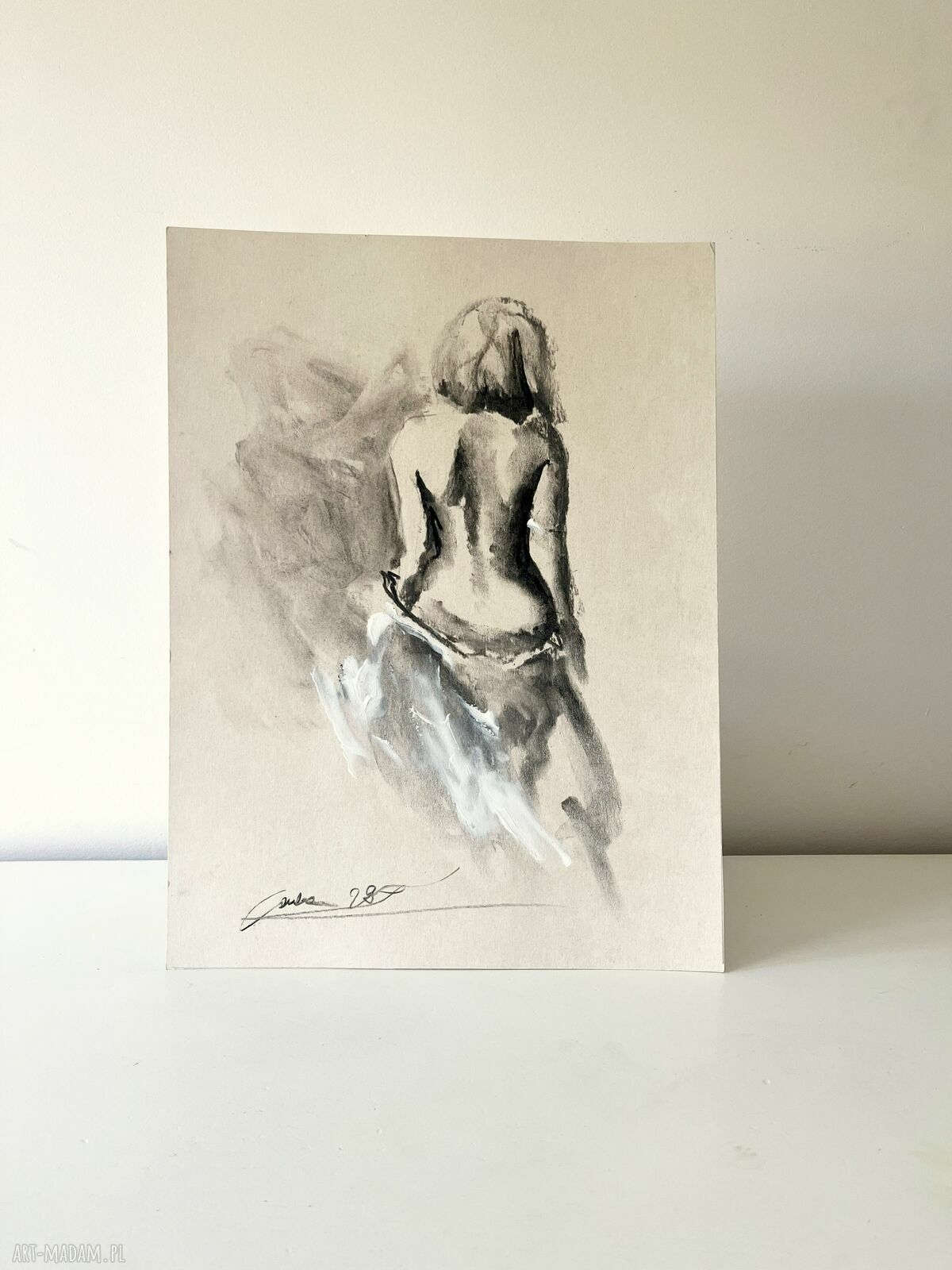Szkic kobiety z bielą - autorska grafika 30x42 cm