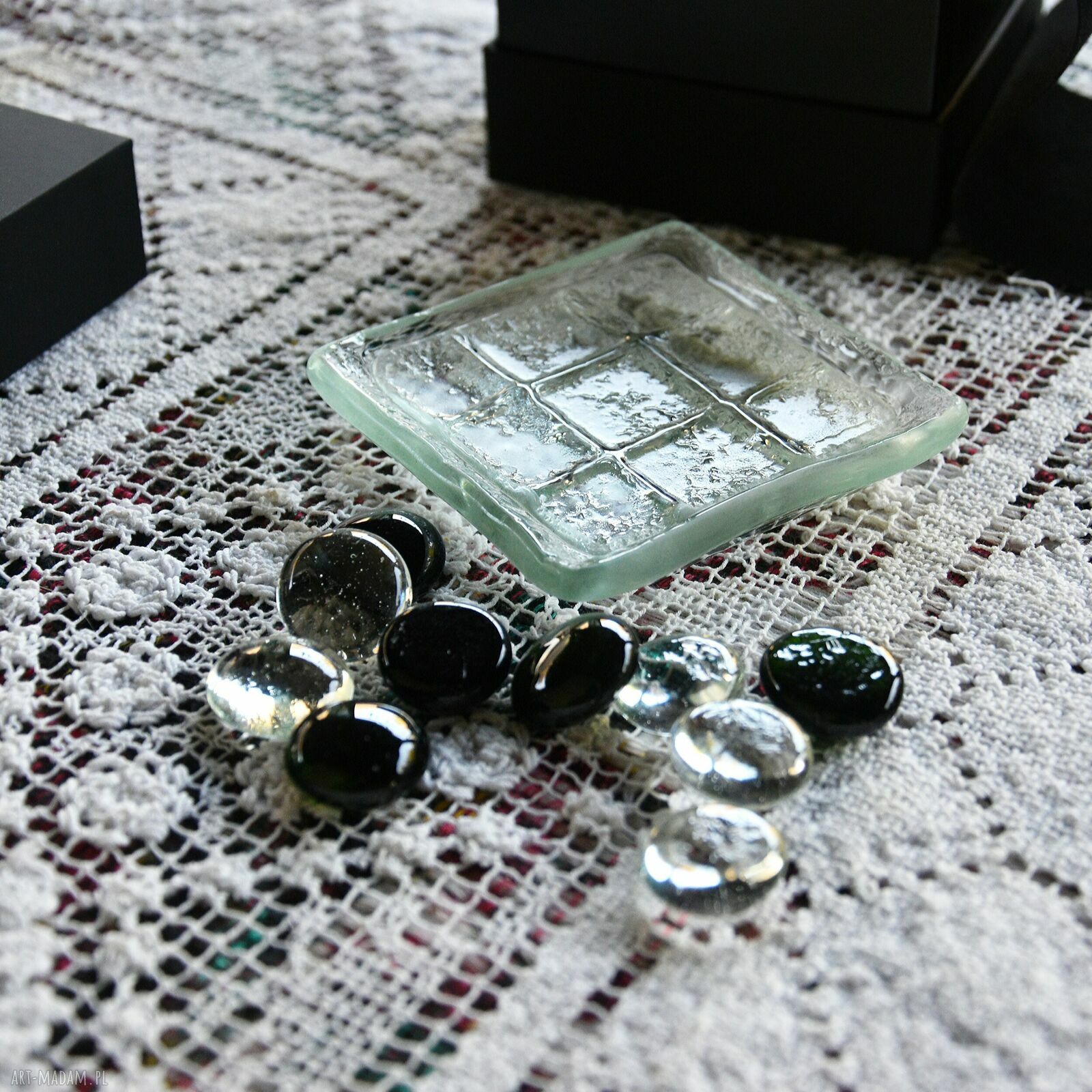 Szklana gra w kółko i krzyżyk - elegancki prezent handmade z fusingu