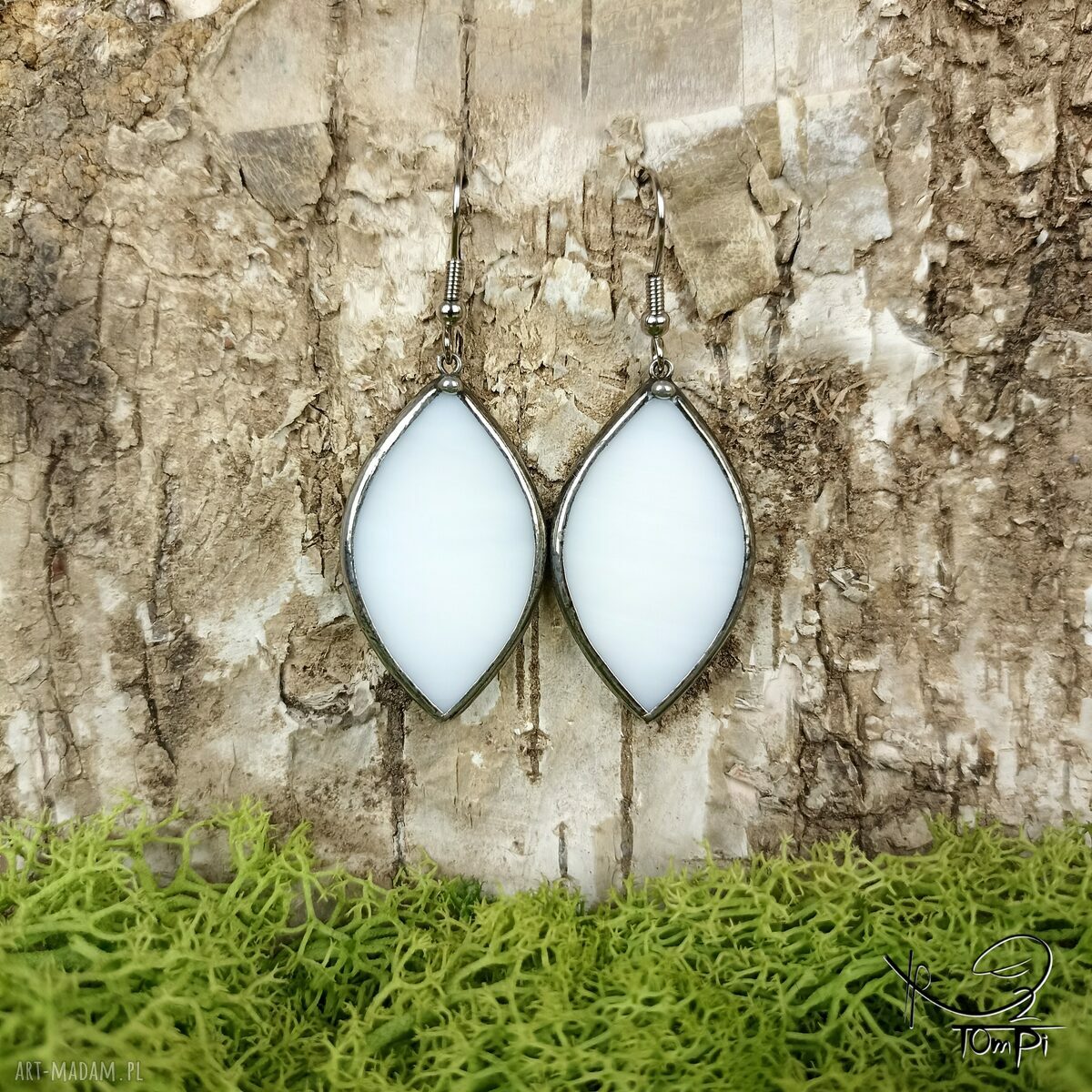 Szklane kolczyki zaostrzone elipsy (białe) - technika Tiffany - handmade
