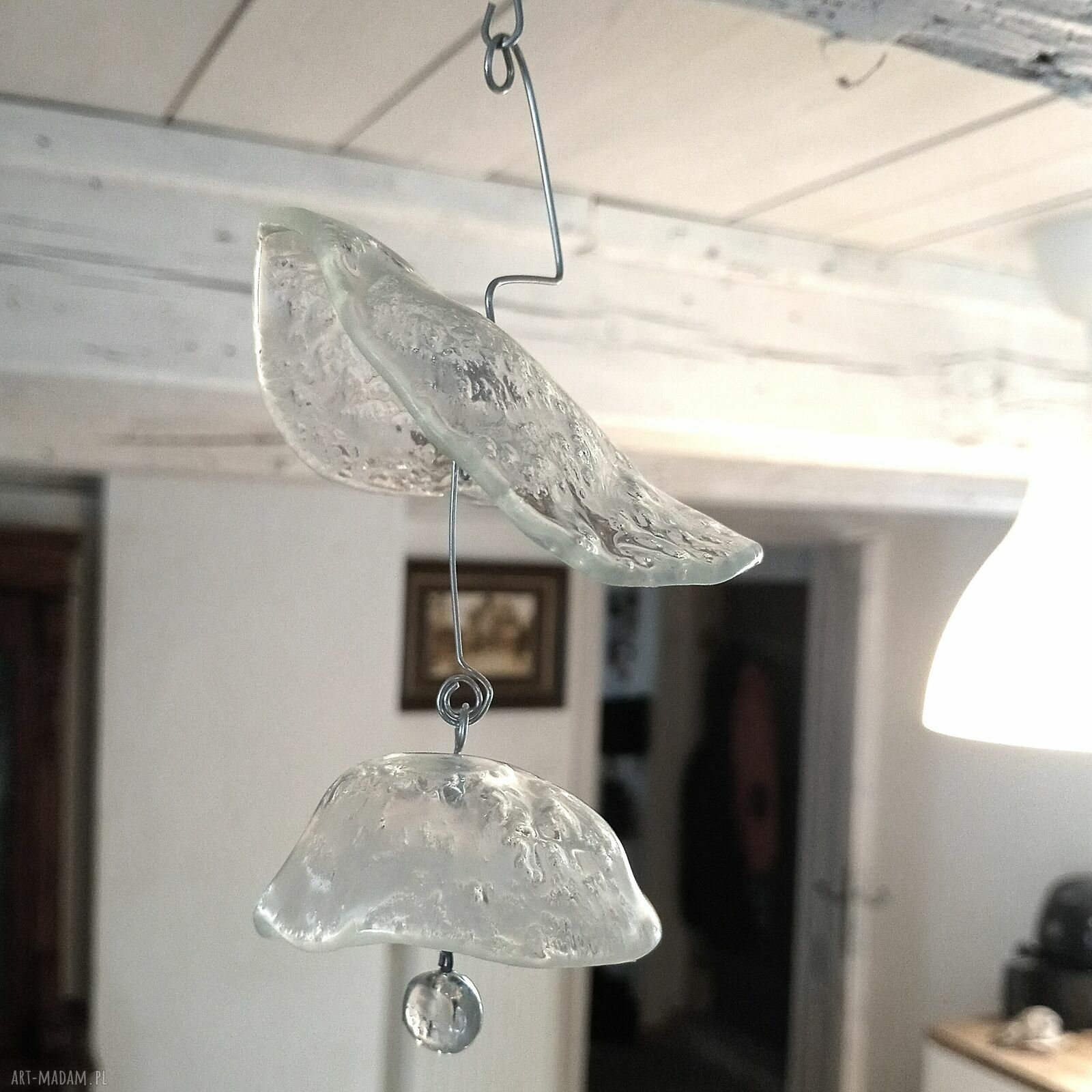Szklany dzwonek - zawieszka ze szkła fusing, unikat