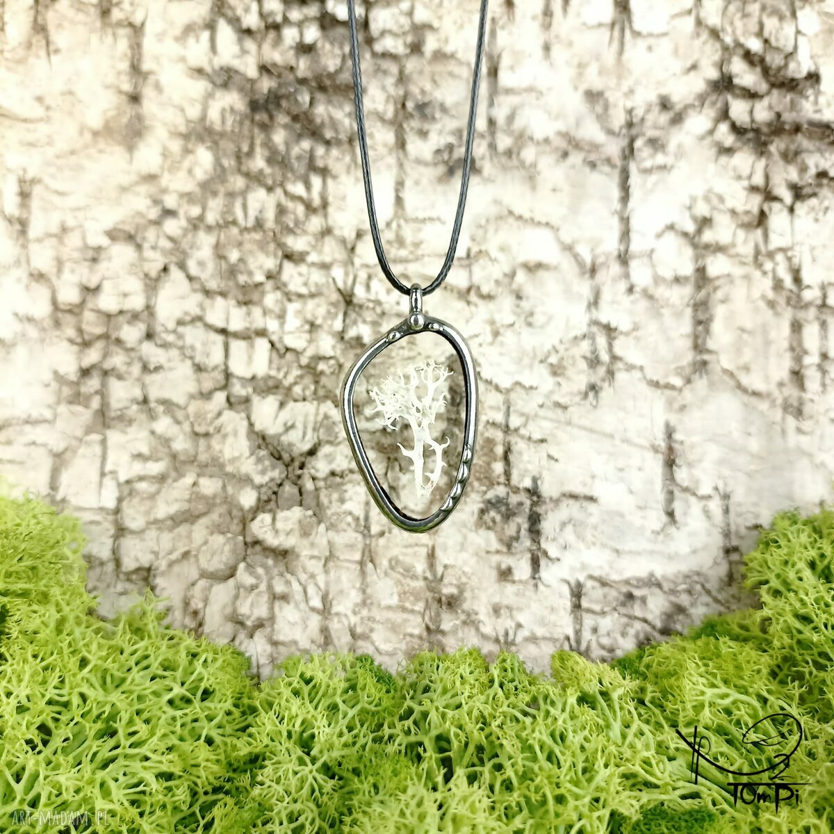 Szklany medalion eliptyczny z porostem - wisiorek handmade w technice Tiffany