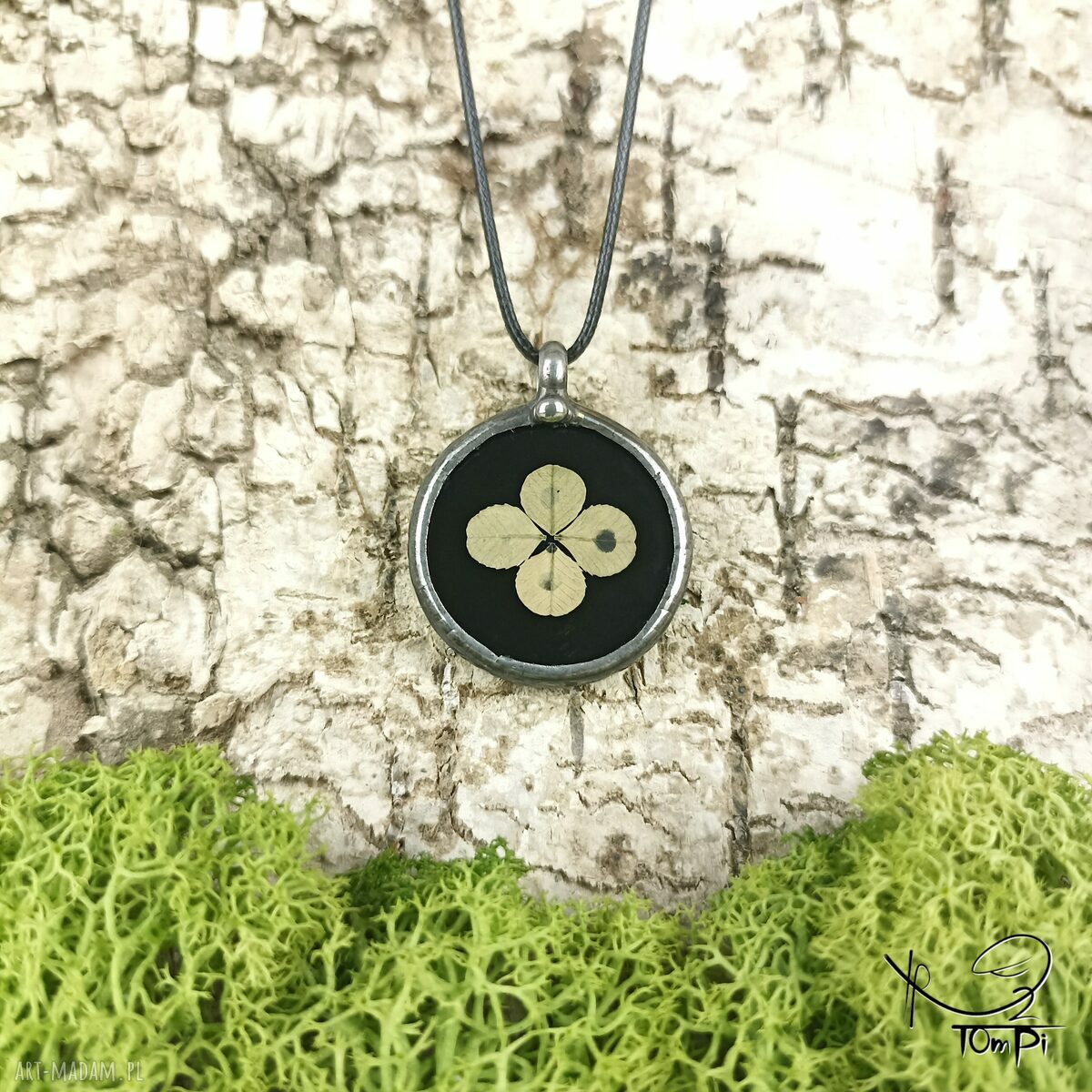 Szklany medalion koło z liśćmi koniczyny (czarny) - rękodzieło Tiffany
