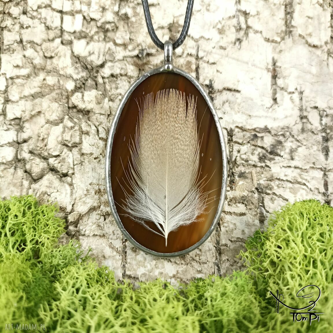 Szklany medalion elipsa z piórem bażanta (brązowy) - biżuteria Tiffany handmade