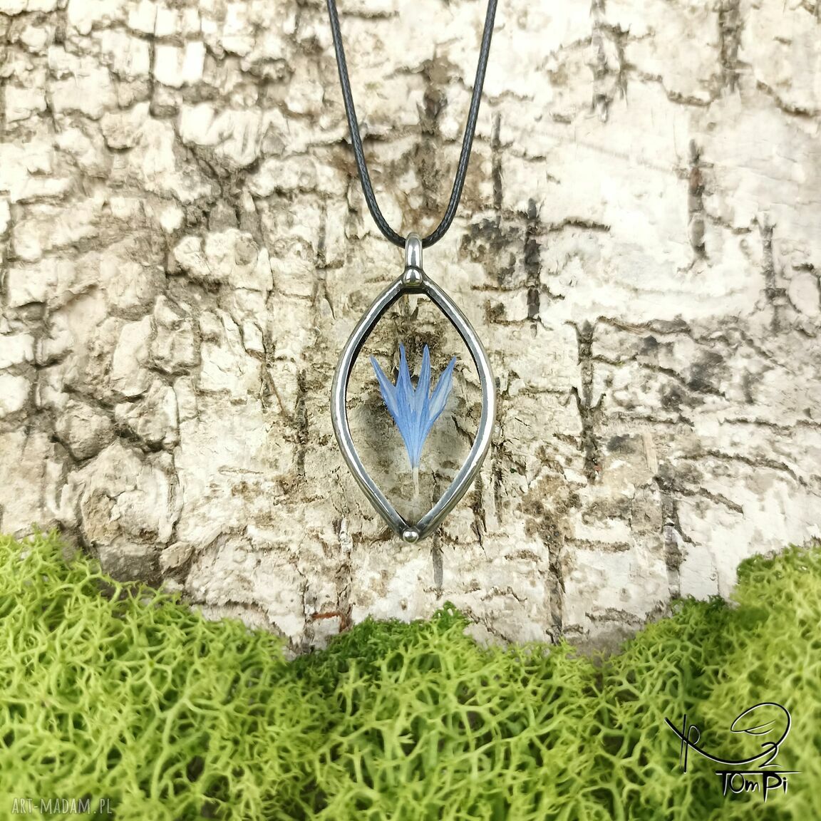 Szklany medalion elipsa z płatkiem chabra (bezbarwny) - wisiorek Tiffany