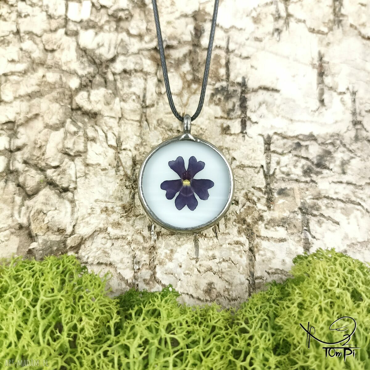 Szklany medalion Tiffany - koło z kwiatem werbeny (biały)