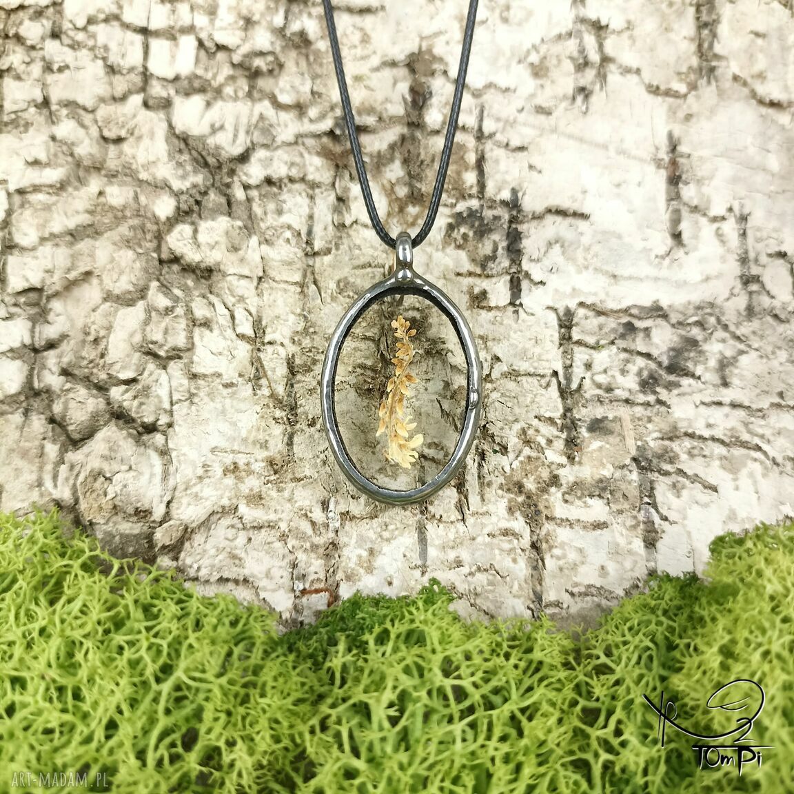 Szklany medalion elipsa z kwiatostanem nostrzyka - wisiorek Tiffany handmade