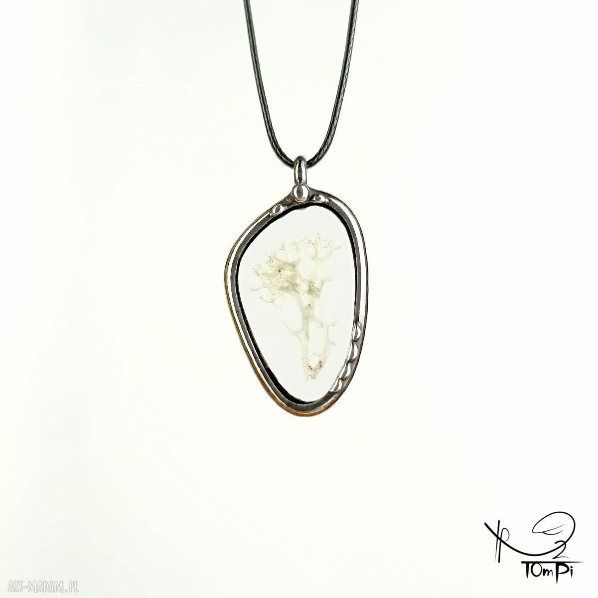 Szklany medalion eliptyczny z porostem - wisiorek handmade w technice Tiffany