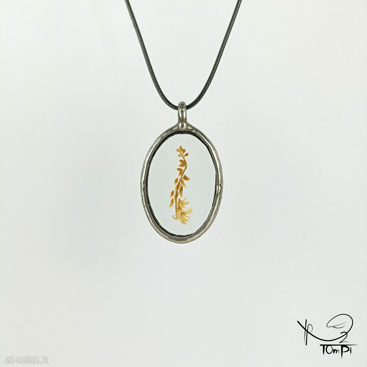 Szklany medalion elipsa z kwiatostanem nostrzyka - wisiorek Tiffany handmade