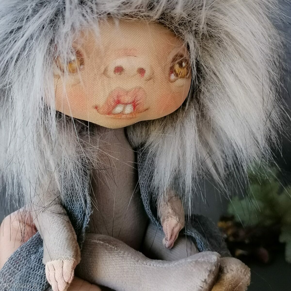 Szkrab Chochlik jesienny - figurka tekstylna ręcznie szyta i malowana