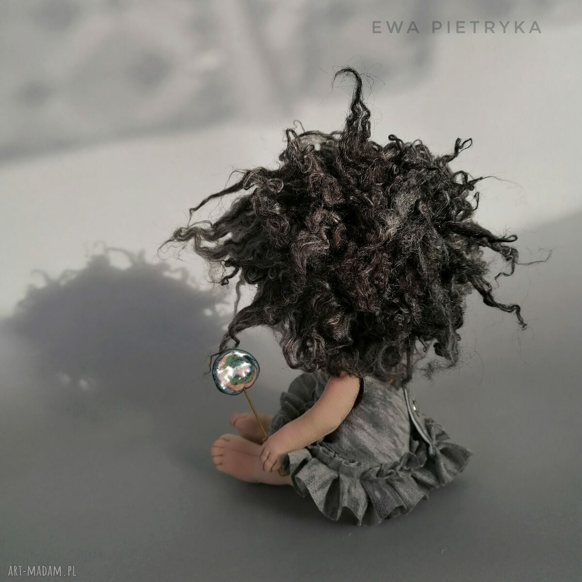 Szkrab - lalka kolekcjonerska Łakomczuszek - figurka tekstylna ręcznie szyta i malowana (ok. 18 cm)