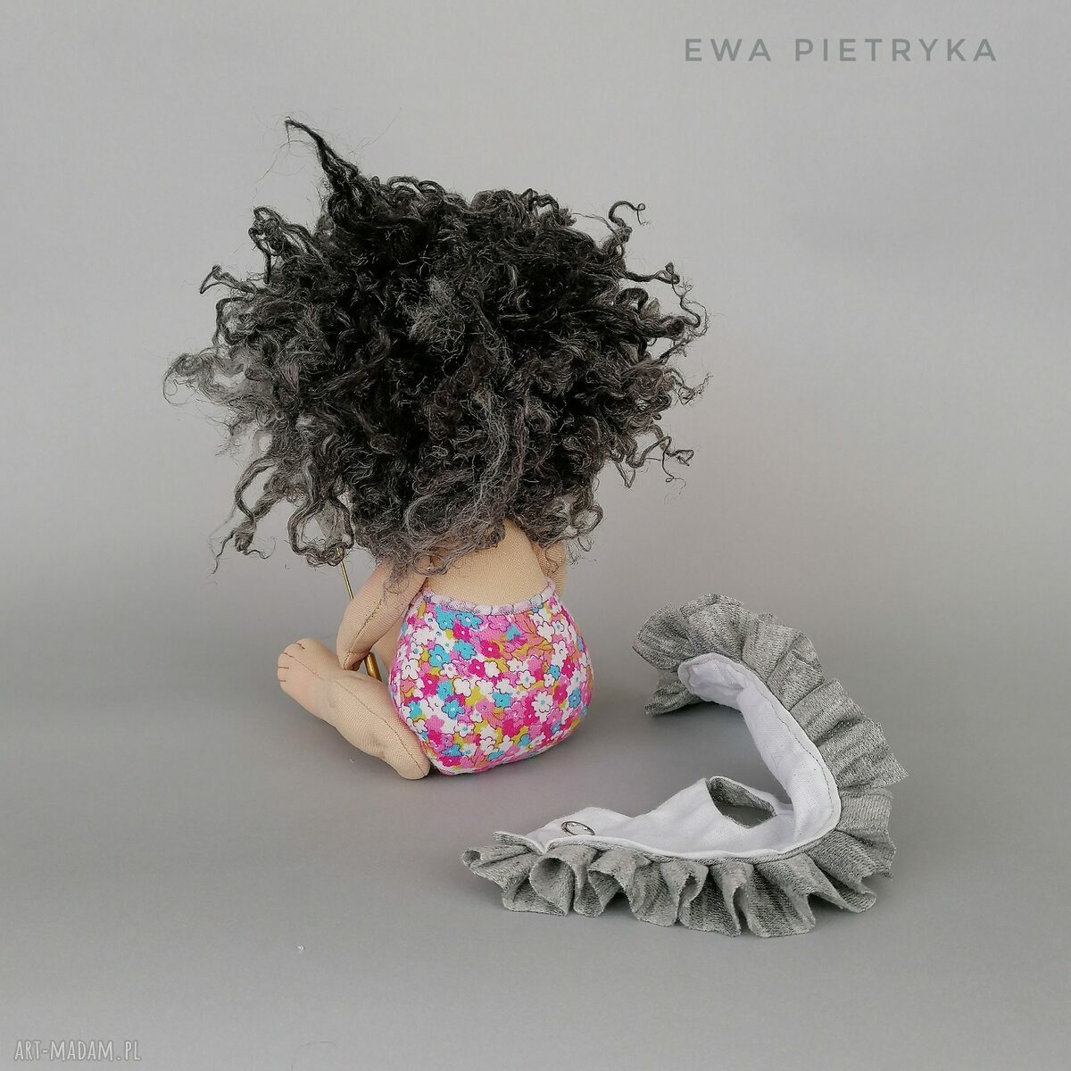 Szkrab - lalka kolekcjonerska Łakomczuszek - figurka tekstylna ręcznie szyta i malowana (ok. 18 cm)