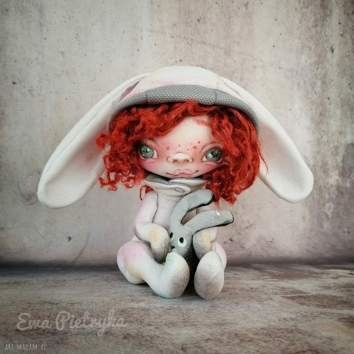 Szkrab Zając z zajączkiem E-piet - artystyczna lalka kolekcjonerska 22 cm