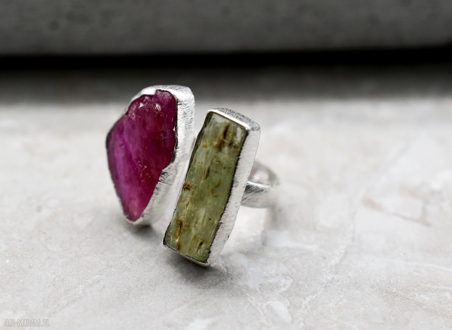 pierścionki: 925 Srebrny pierścionek z rubinem i zielonym cyjanitem LINIA PREMIUM Hand