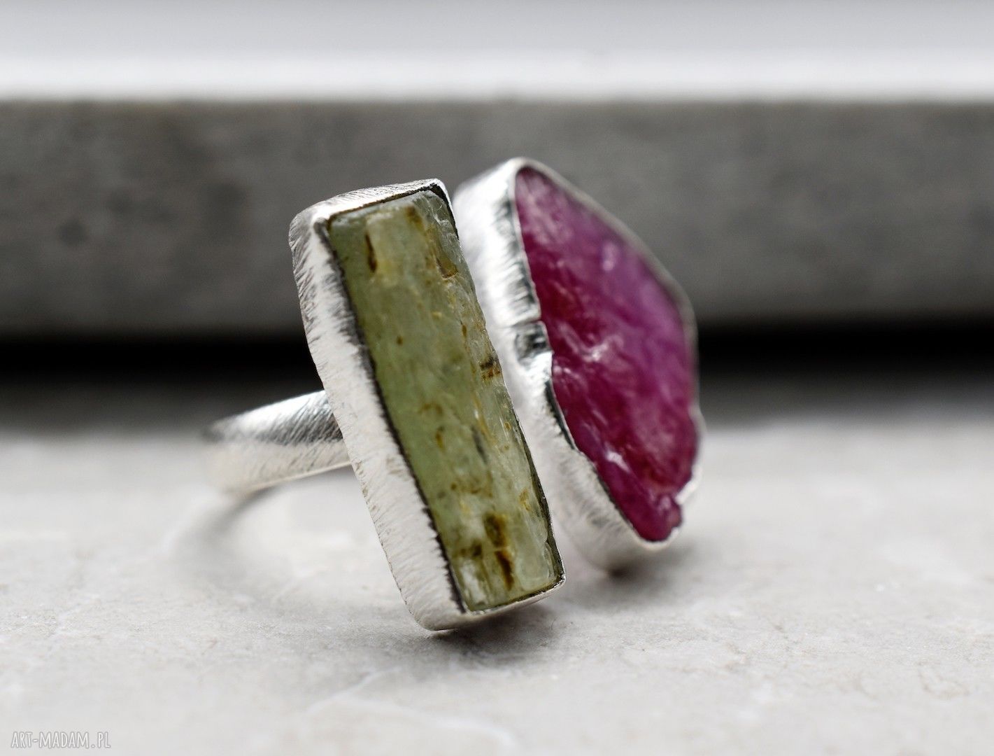 925 srebrny pierścionek rubinem zielonym cyjanitem linia premium