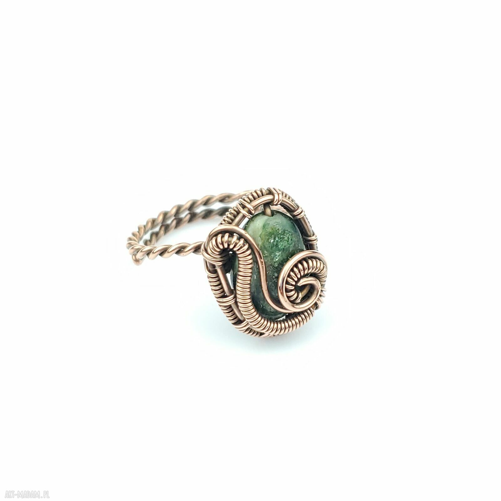 Szmaragdowy pierścionek regulowany z oksydowanej miedzi - rękodzieło wire wrapping