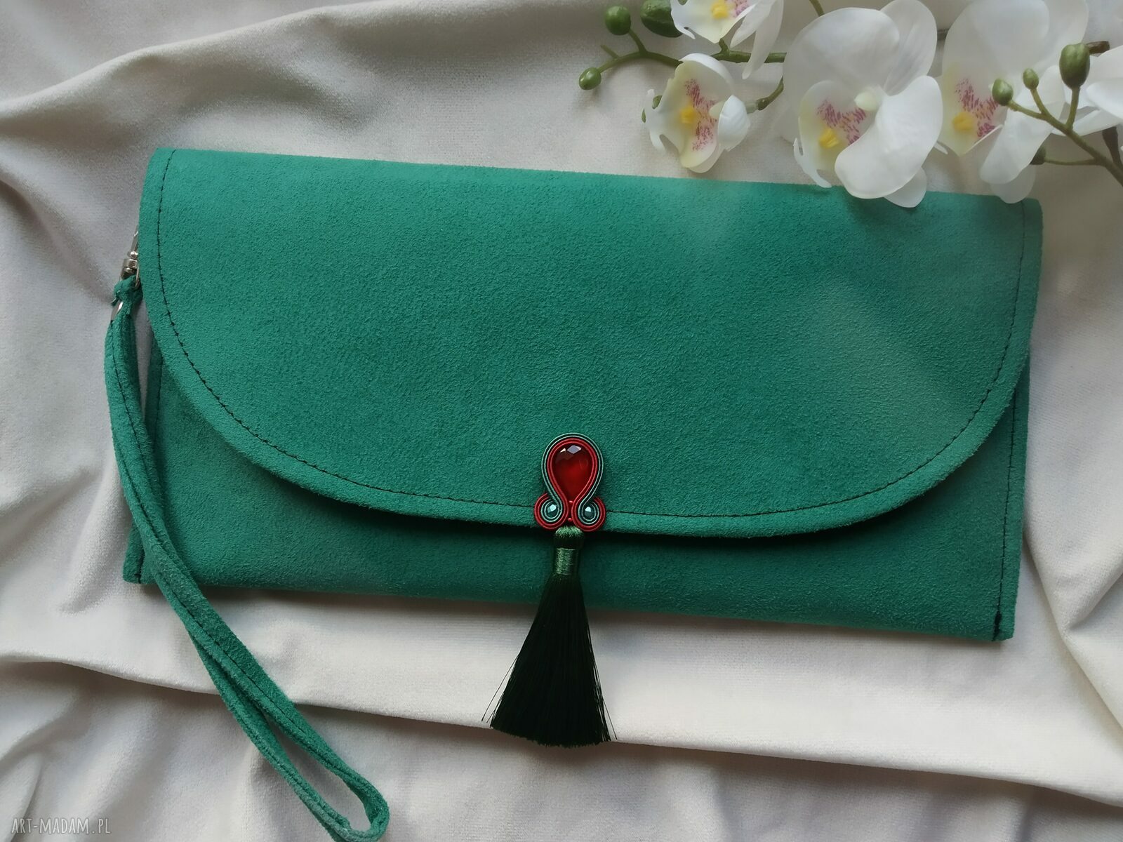 Szmaragdowa butelkowa zielona emerald kopertówka do ręki - rękodzieło na prezent
