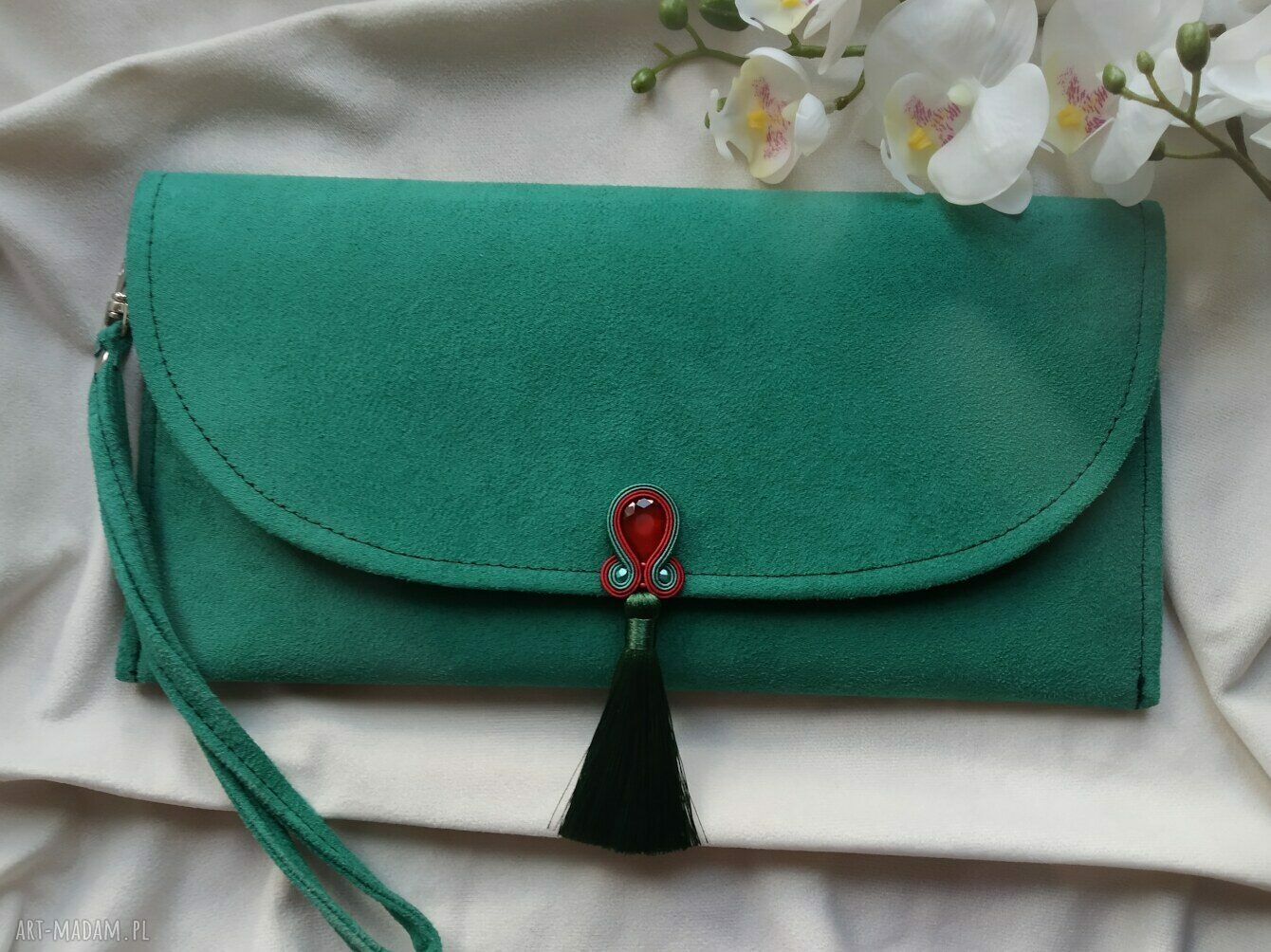 Szmaragdowa butelkowa zielona emerald kopertówka do ręki - rękodzieło na prezent