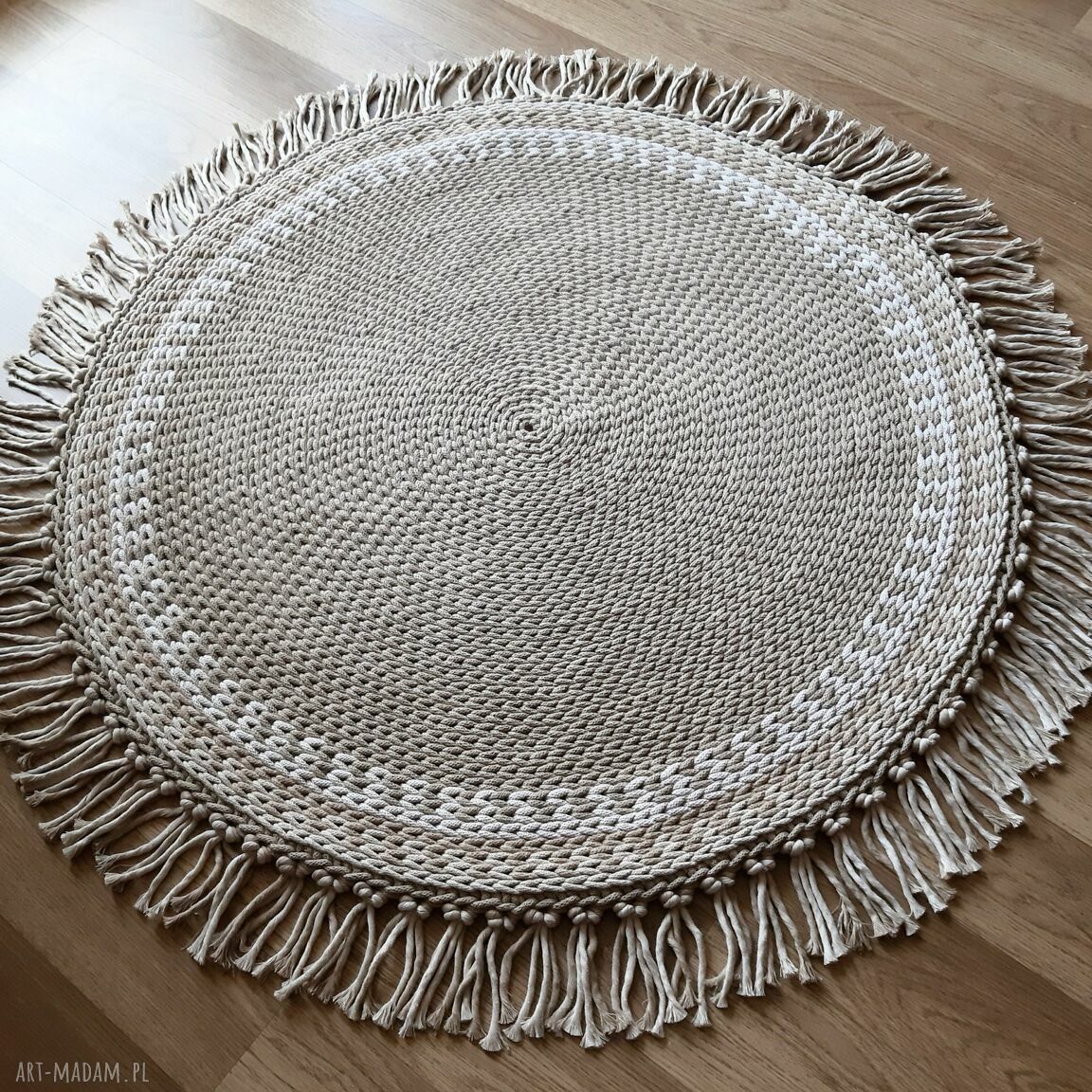 Sznurkowy dywanik boho z frędzlami 95 cm