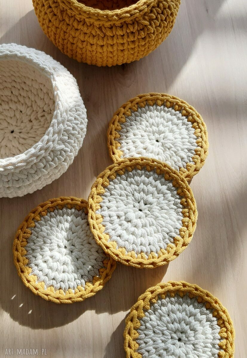 Sznurkowy koszyk na pieczywo i 4 podkładki pod kubek - zestaw handmade