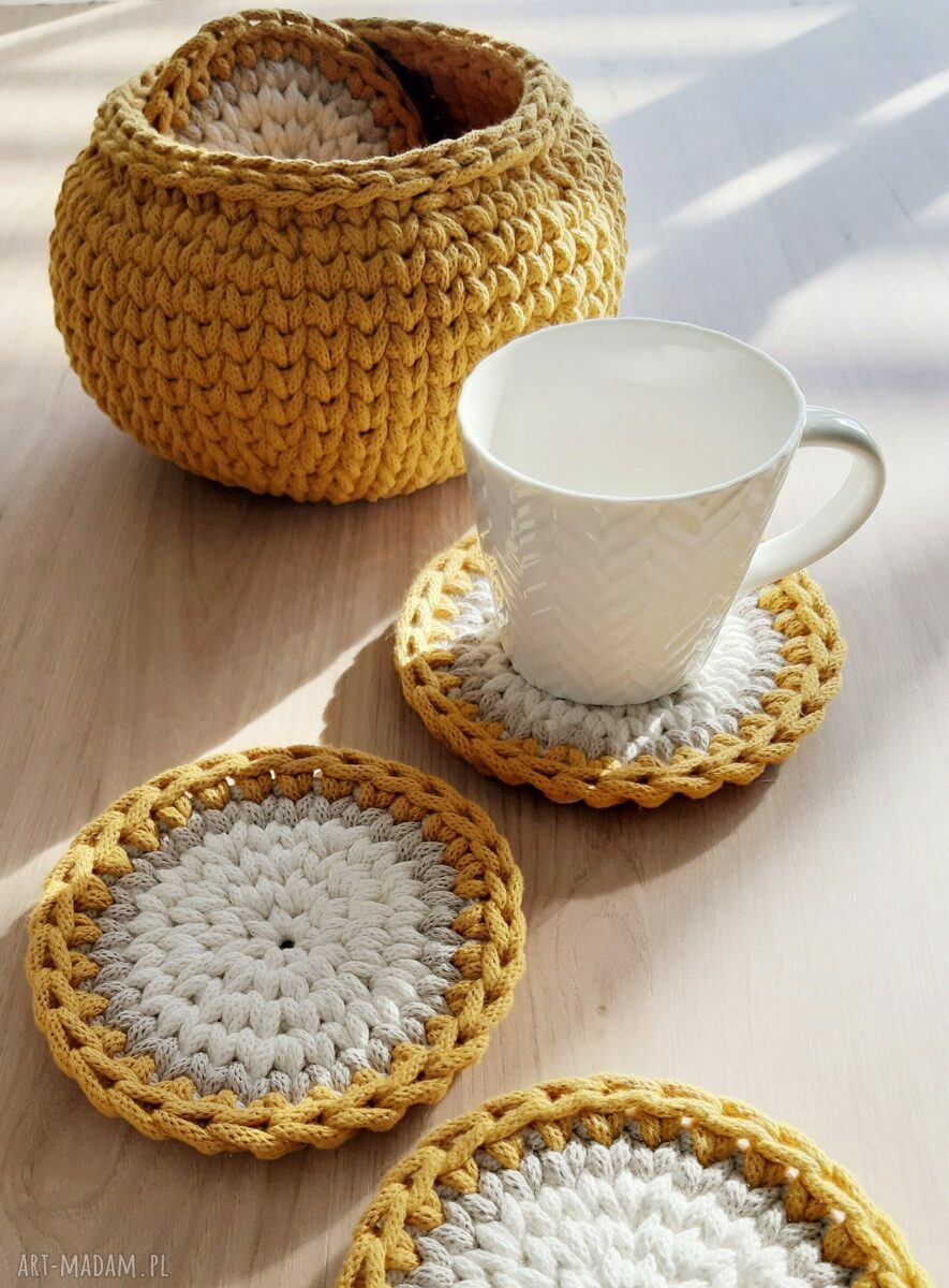 Sznurkowy koszyk na pieczywo i 4 podkładki pod kubek - zestaw handmade