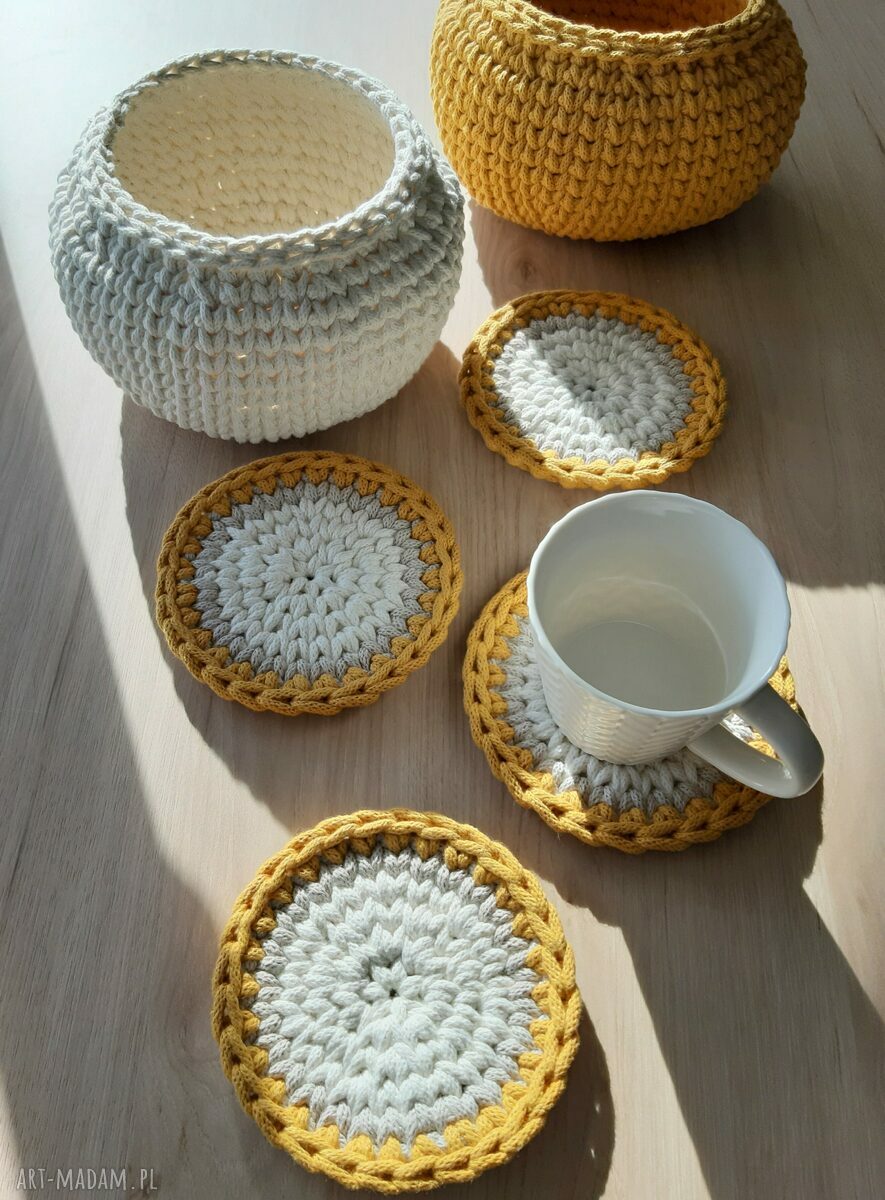 Sznurkowy koszyk na pieczywo i 4 podkładki pod kubek - zestaw handmade