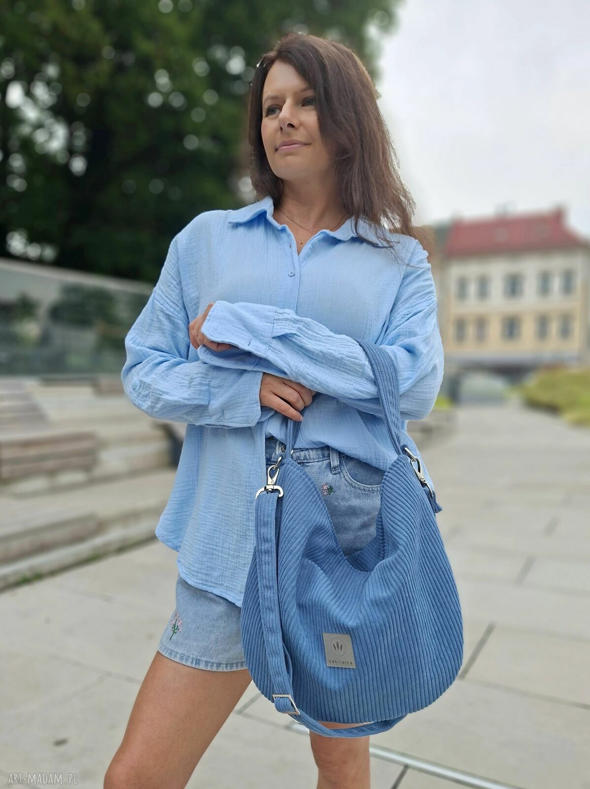 Sztruksowa mała torba worek - niebieska mini hobo na ramię
