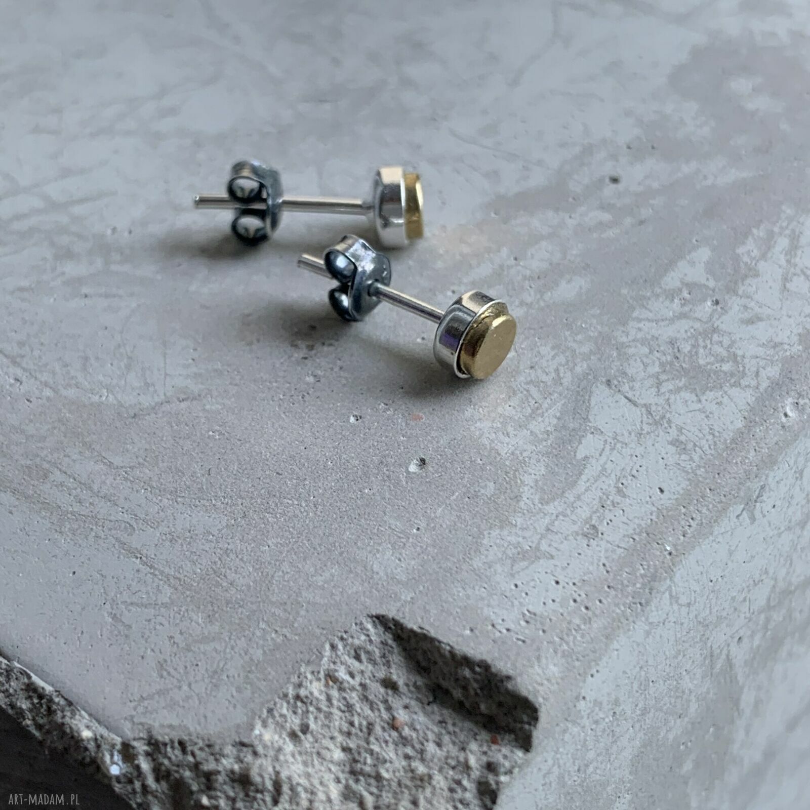 Kolczyki sztyfty ze srebra 925 i mosiądzu Falc-One (4 mm)