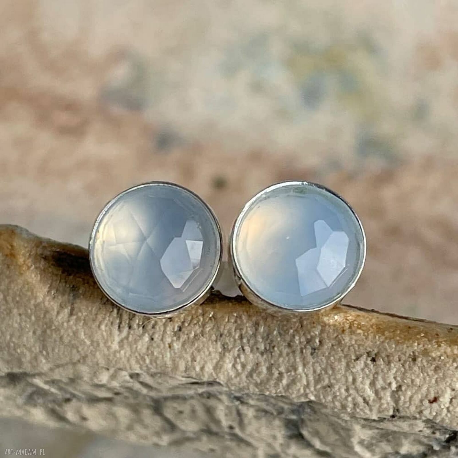 Sztyfty z fasetowanym chalcedonem w srebrze 925