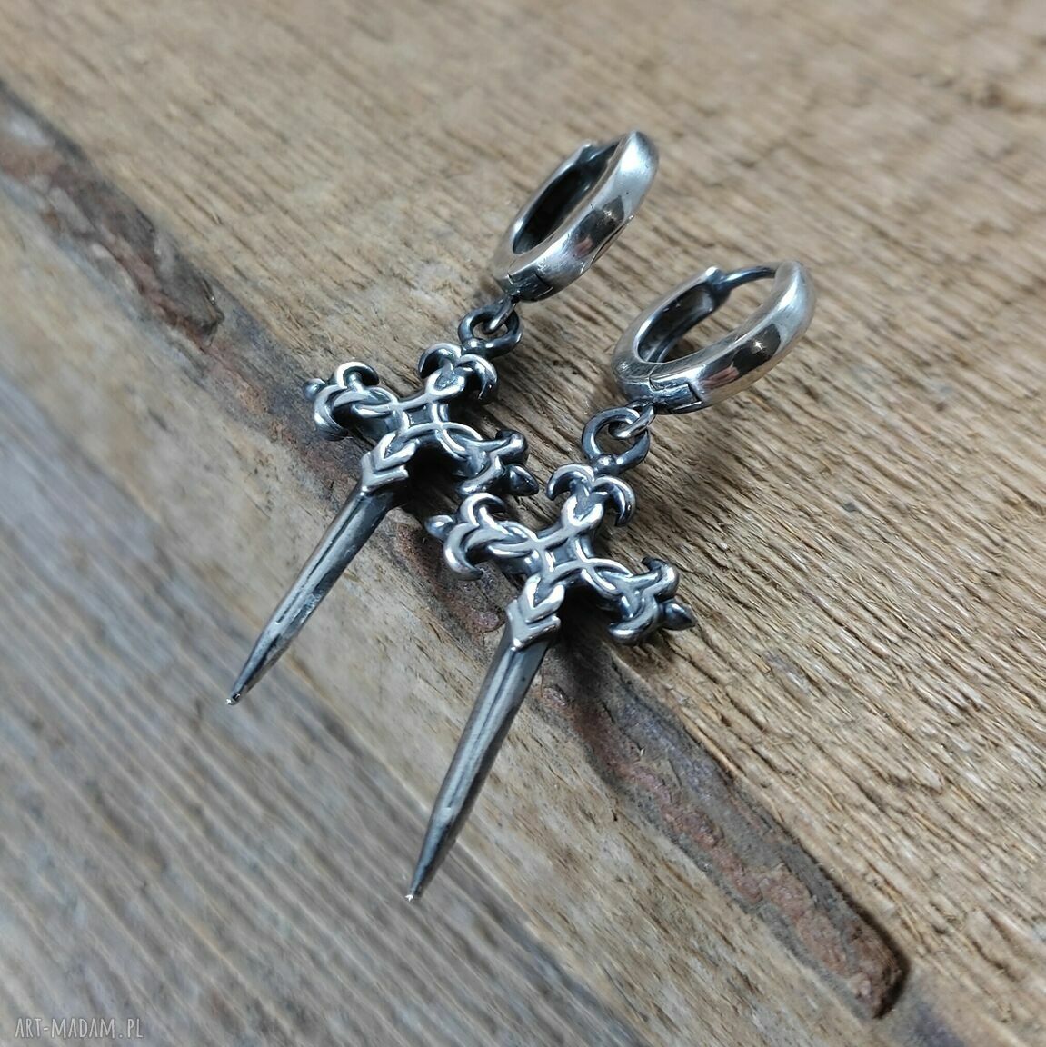 Kolczyki ze srebra 925 oksydowanego - sztylet/krzyż Irart