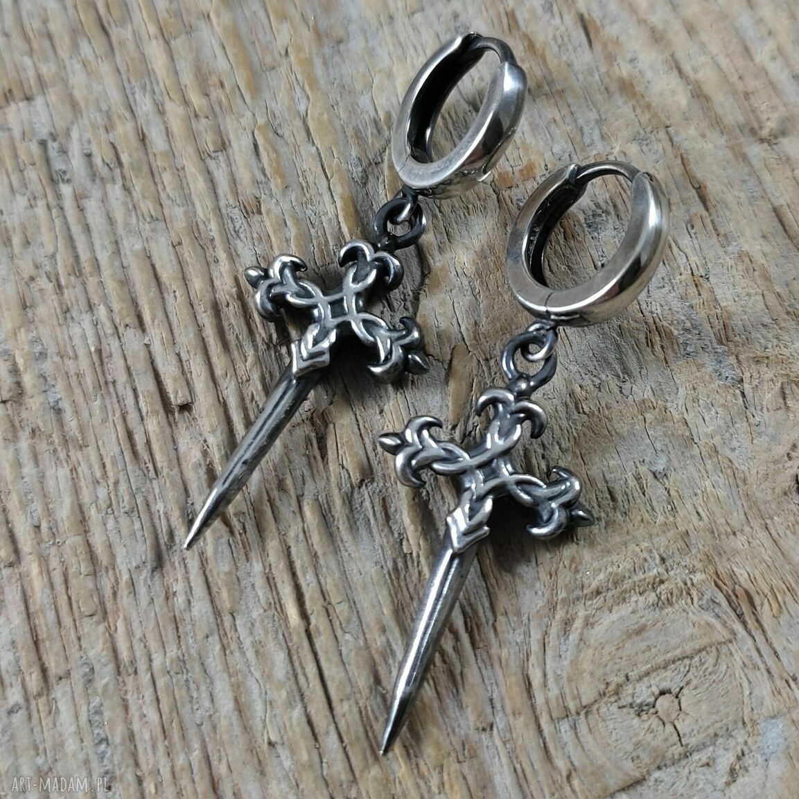 Kolczyki ze srebra 925 oksydowanego - sztylet/krzyż Irart