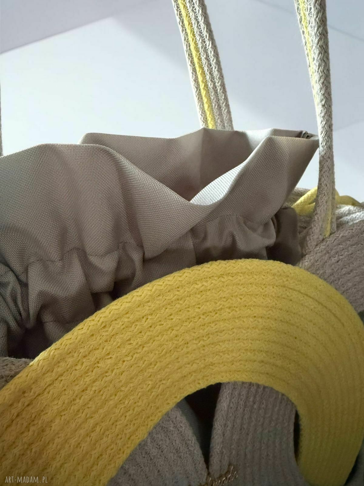 Torebka ze sznurka na ramię Boho - beż i żółty geometryczny wzór