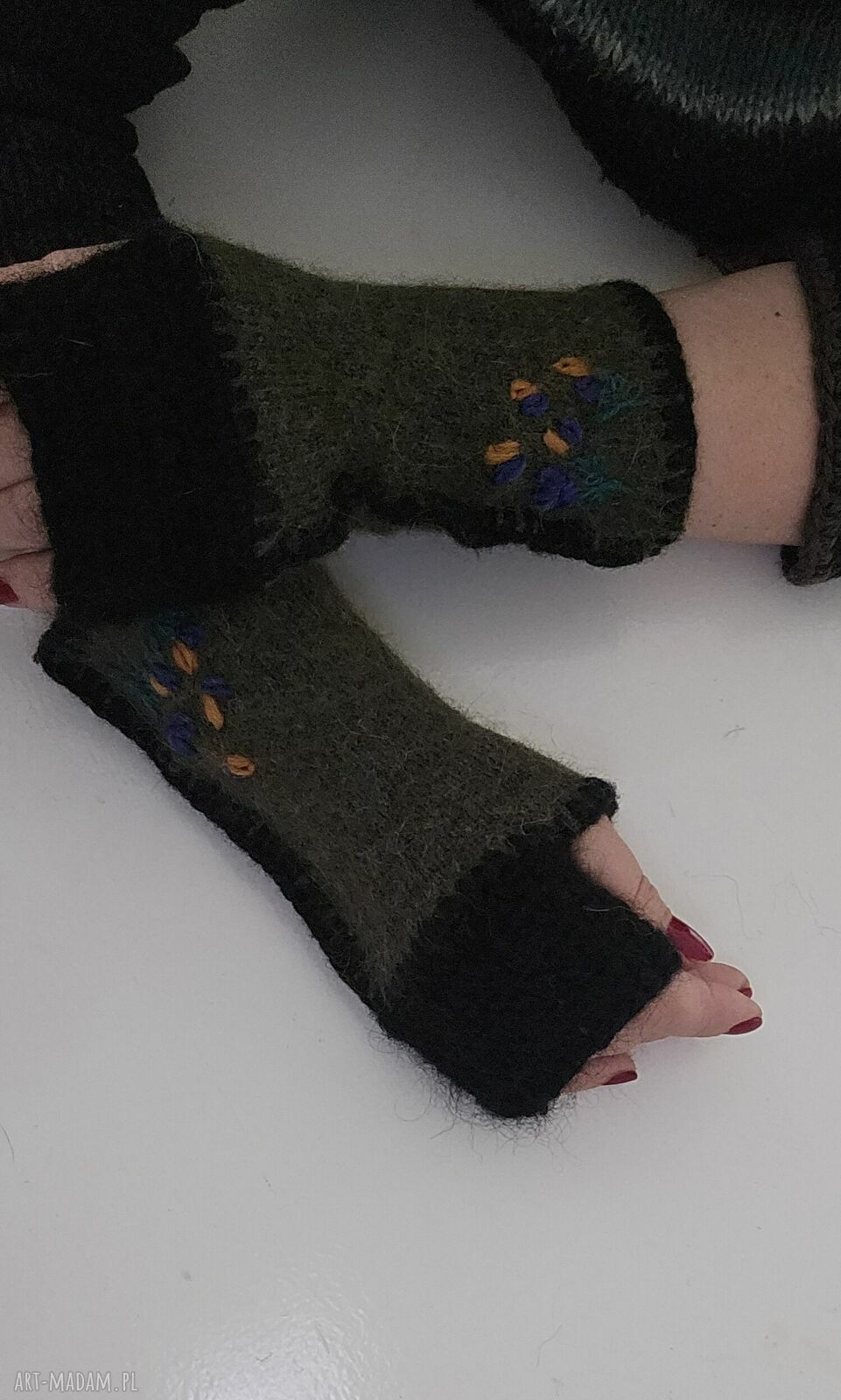 Rękawiczki mitenki szydełkiem The Wool Art - ocieplacze na dłonie M-L