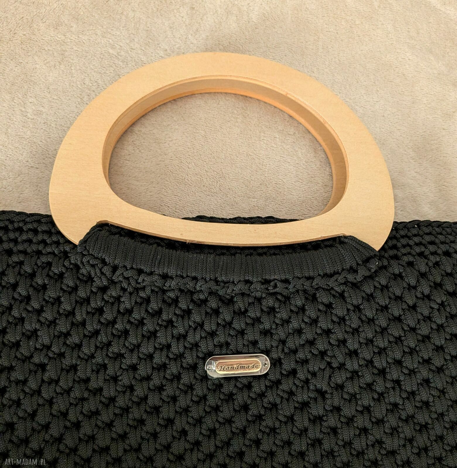 Torebka szydełkowa ze sznurka poliestrowego - czarna, handmade, do ręki z drewnianymi rączkami