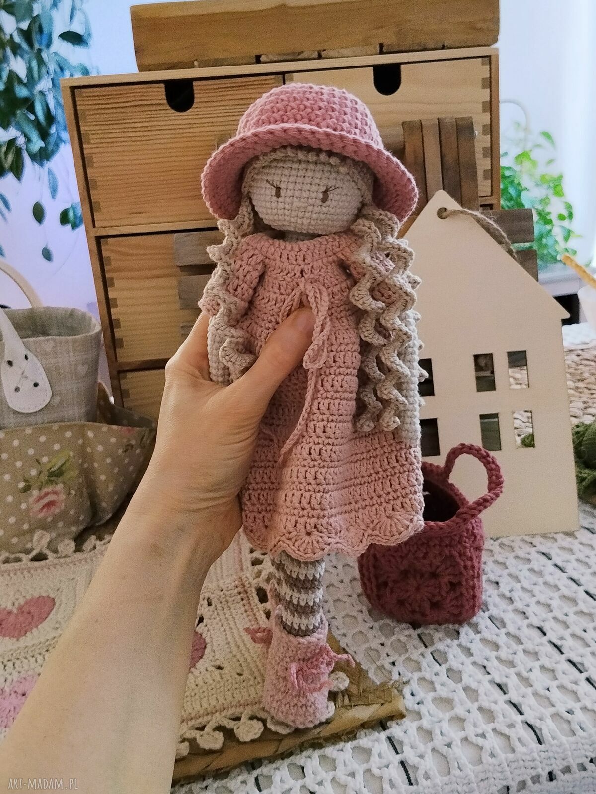 Szydełkowa lalka pastelowa na prezent - ok. 30 cm