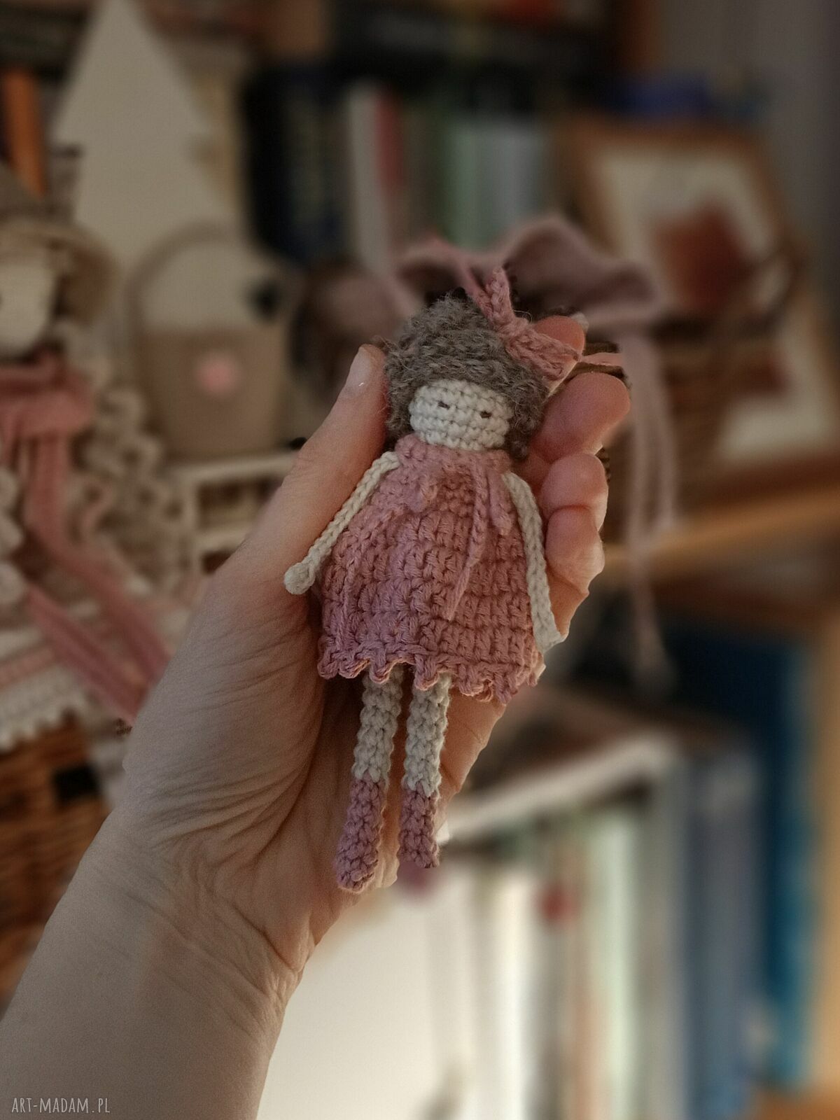 Szydełkowa lalka pastelowa na prezent - ok. 30 cm