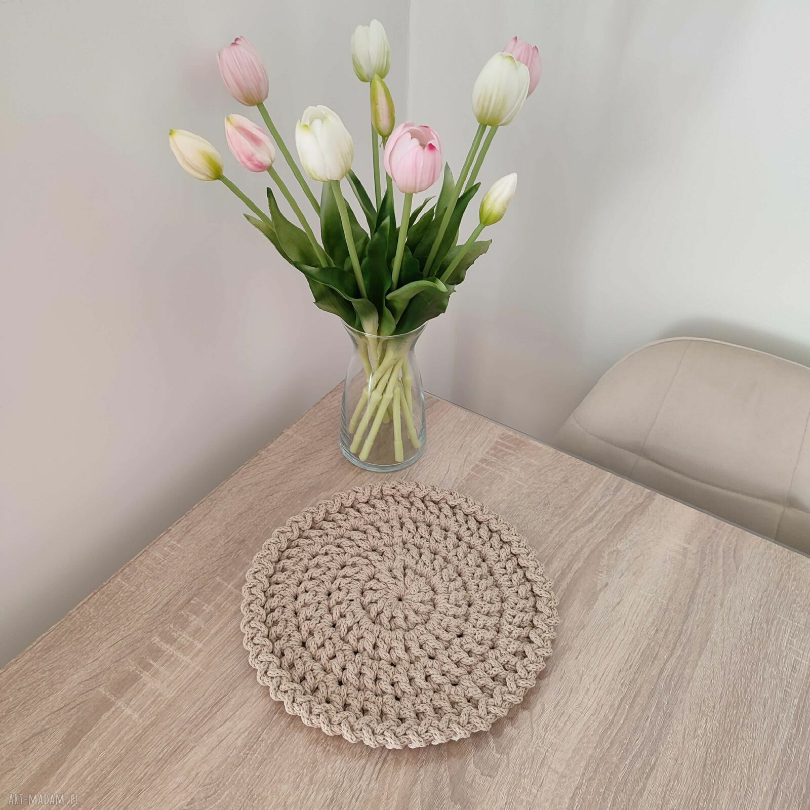 Podkładka szydełkowa okrągła ze sznurka bawełnianego 26 cm