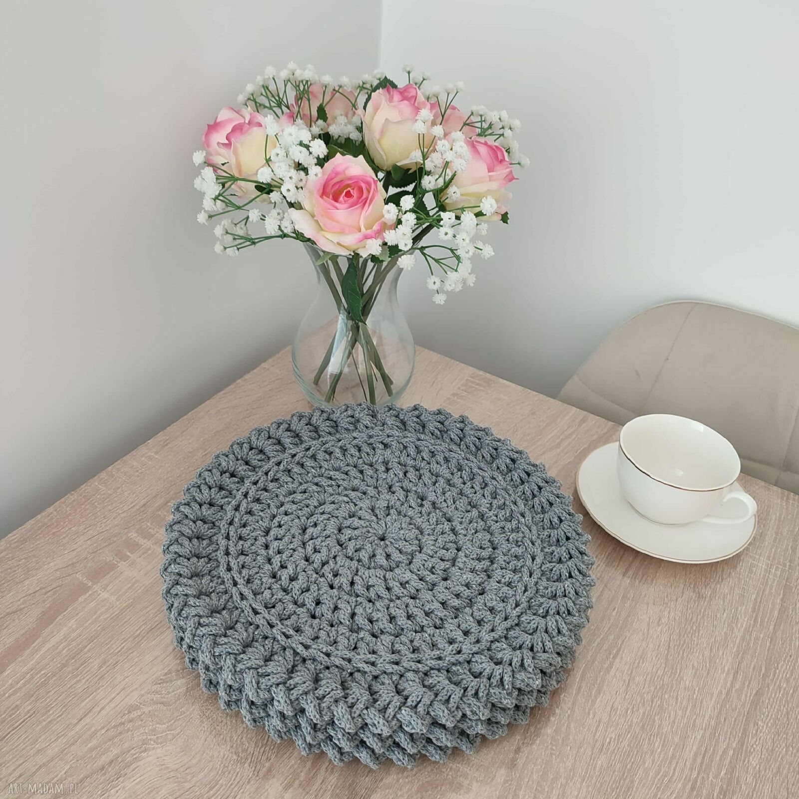Okrągła podkładka szydełkowa 32 cm ze sznurka bawełnianego