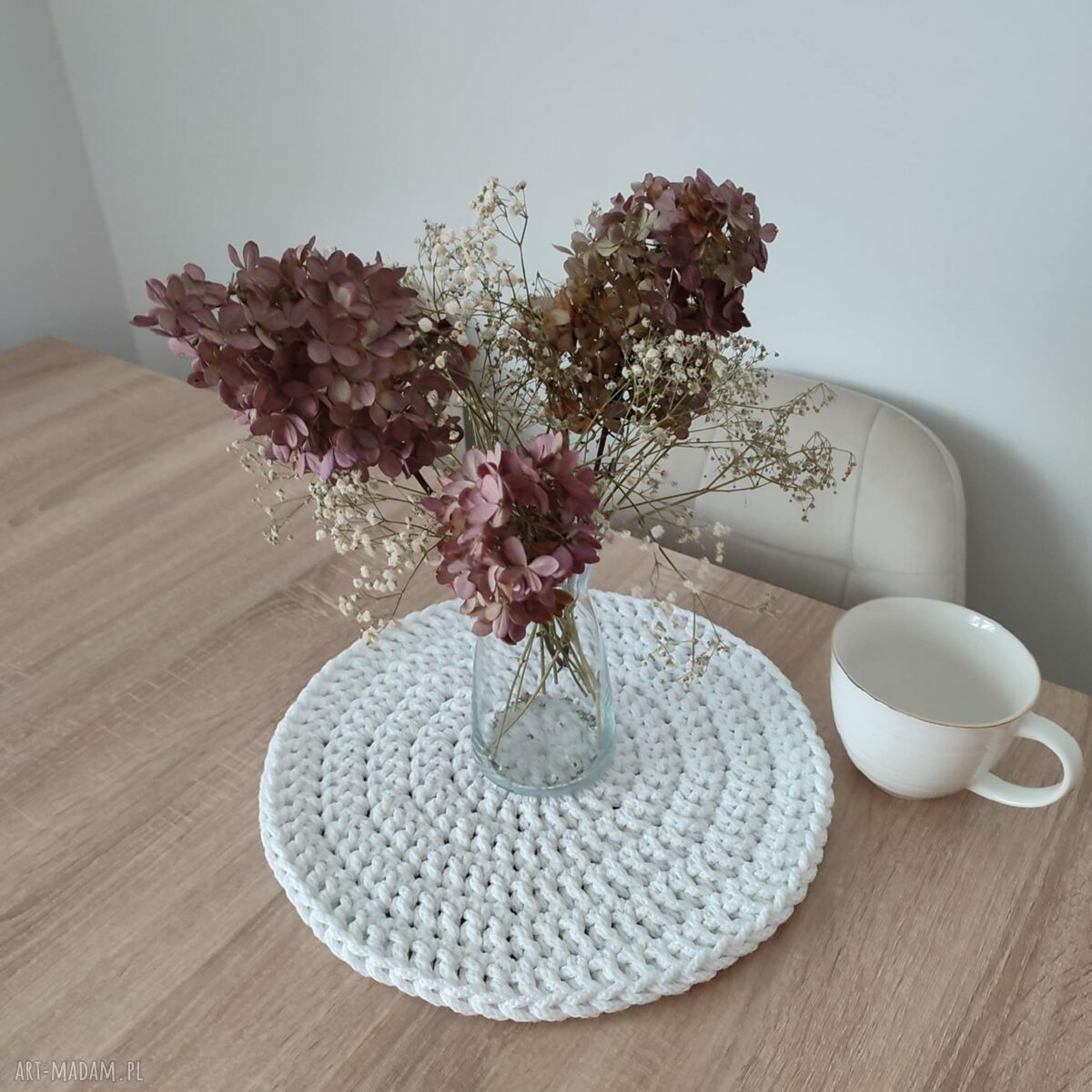 Podkładka szydełkowa okrągła ze sznurka 33 cm